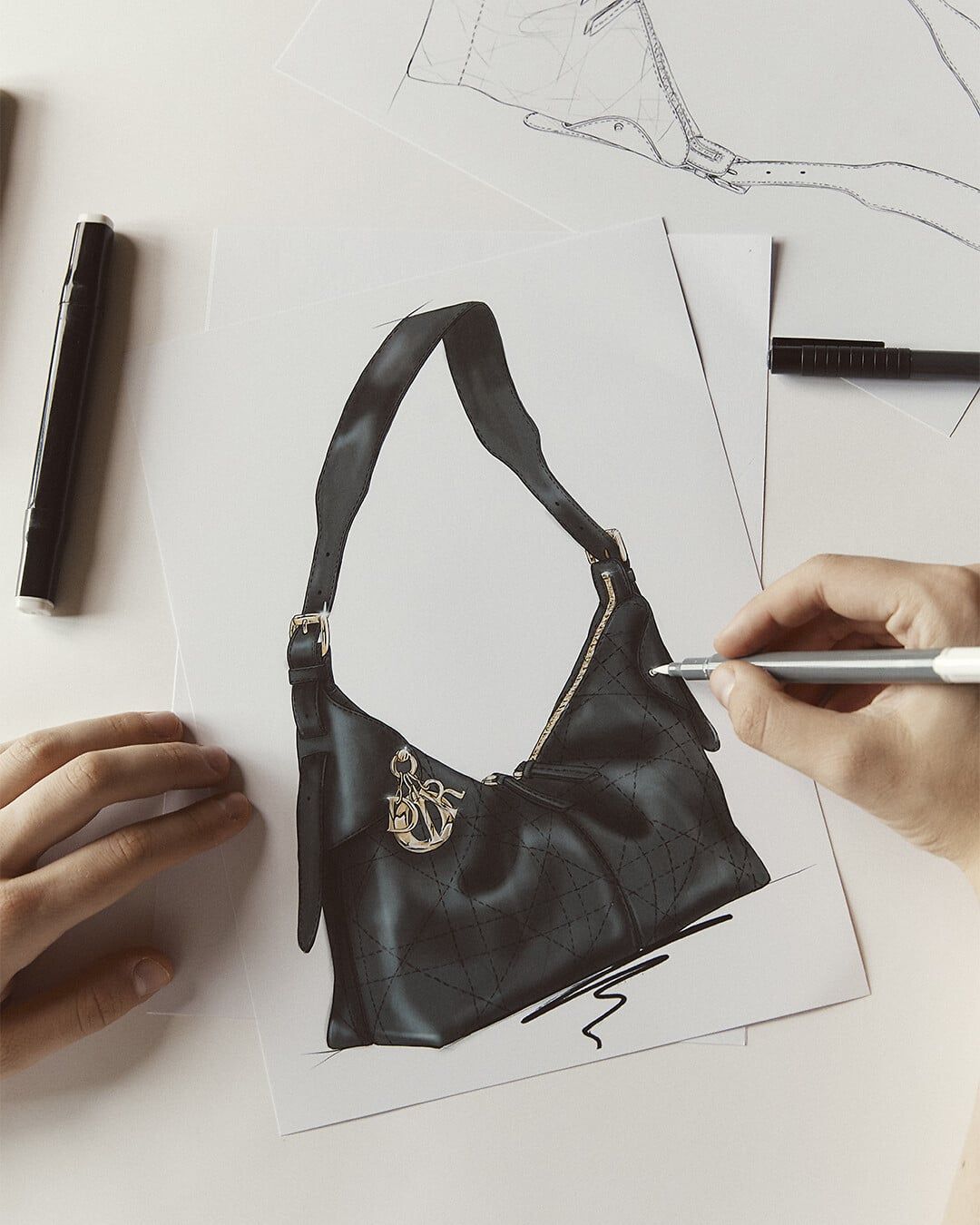 DIOR | 「ディオール ヴォヤージュ」バッグ - news-savoir-faire