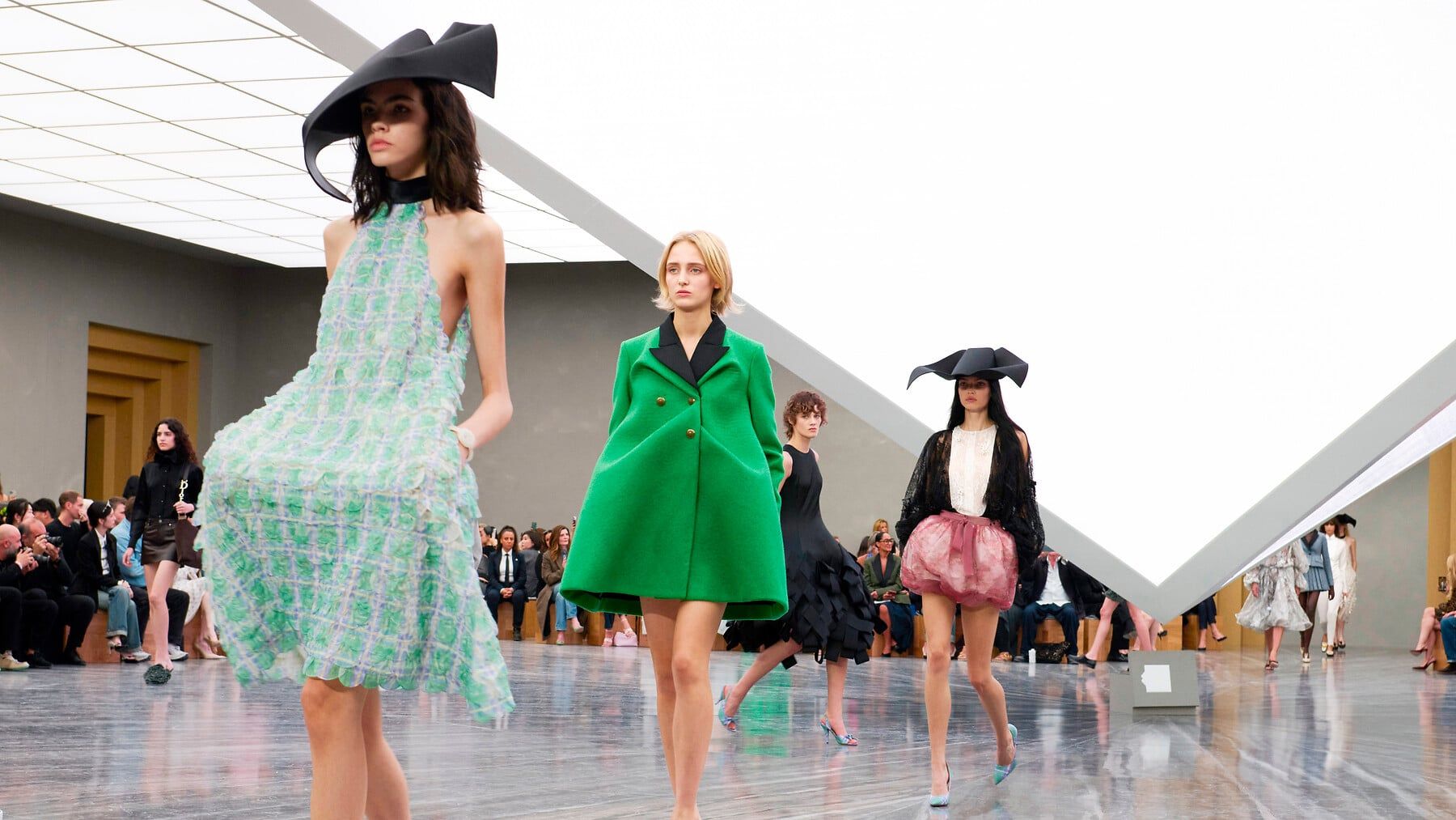 DIOR | 2026年春夏 プレタポルテ コレクションショー - ウィメンズ