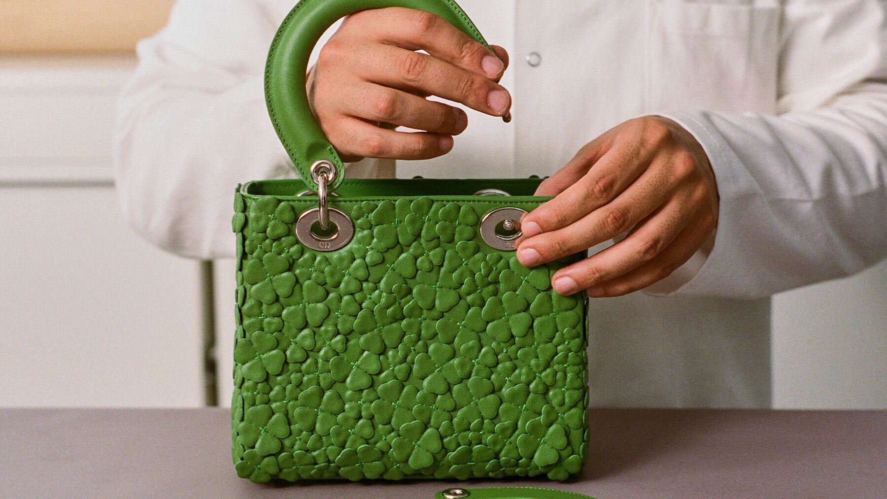DIOR | レディ ディオール クローバー - news-savoir-faire - Fashion