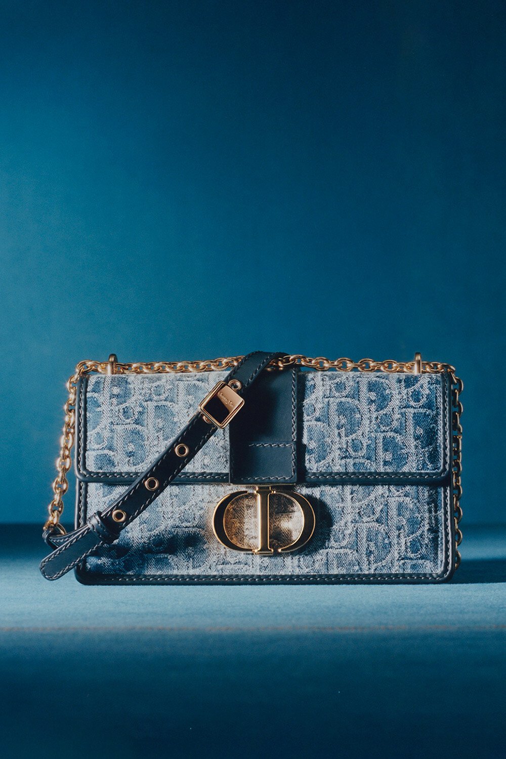 30 Montaigne East-West Bag with Chain Blue Denim Dior Oblique Jacquard 