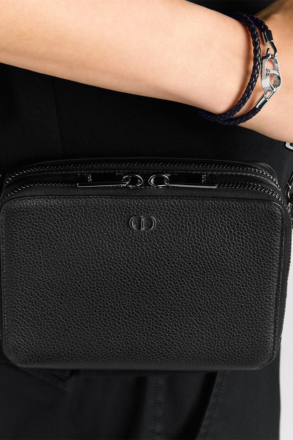 CD Icon Zipped Pouch with Strap aria_man_viewcode_e01