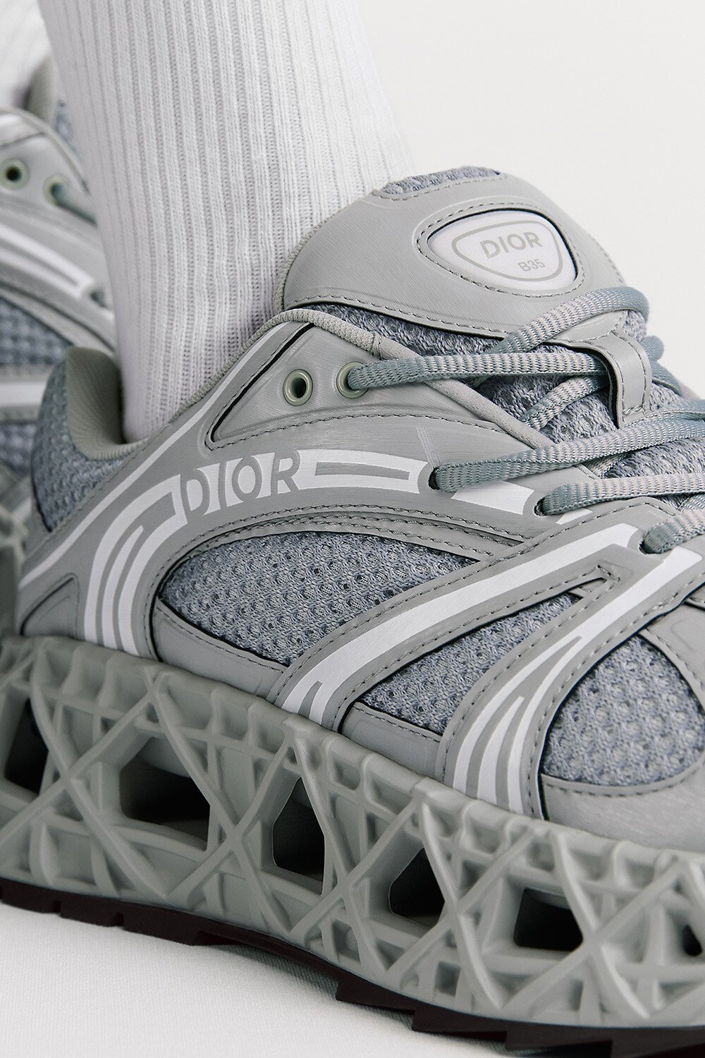 B35 NXXT Sneaker aria_man_viewcode_e01