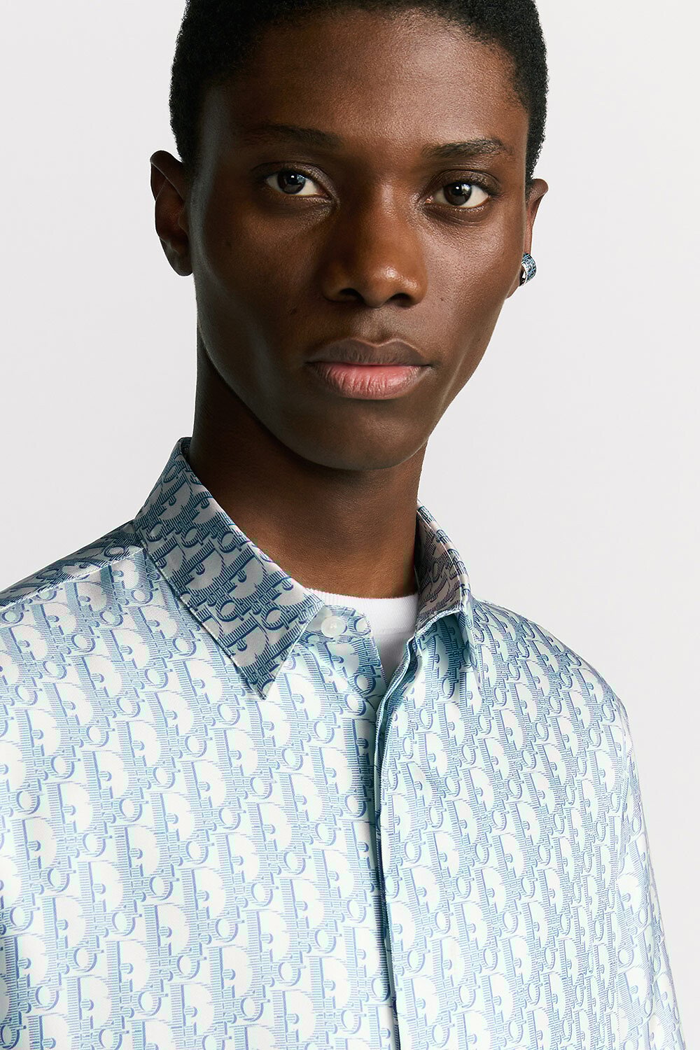 Chemise à manches courtes Dior Oblique Sergé de soie blanche et bleu ciel 