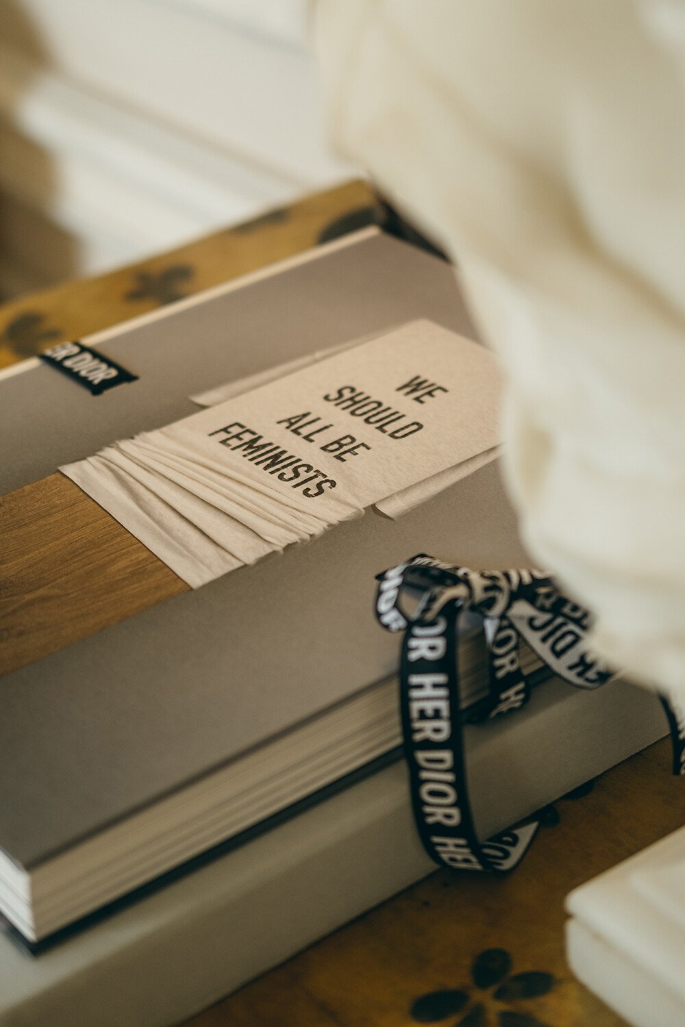 Book: Her Dior, Maria Grazia Chiuri's New Voice aria_woman_viewcode_e01
