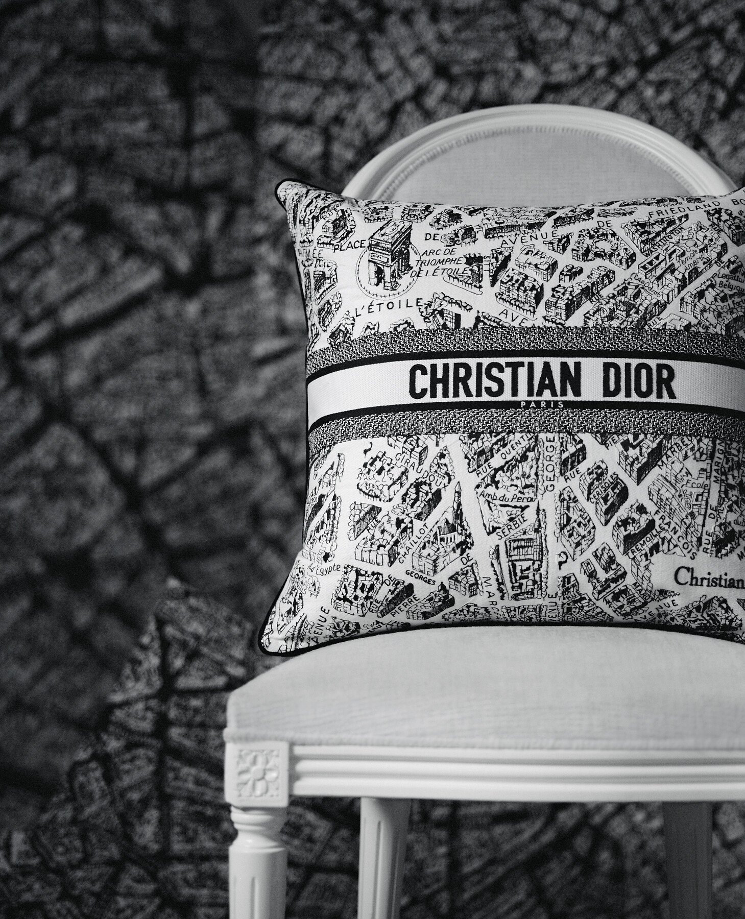 Dior シルクバンダナ ブラック・ホワイト Designer Silk Scarves & Mitzah for Women | DIOR