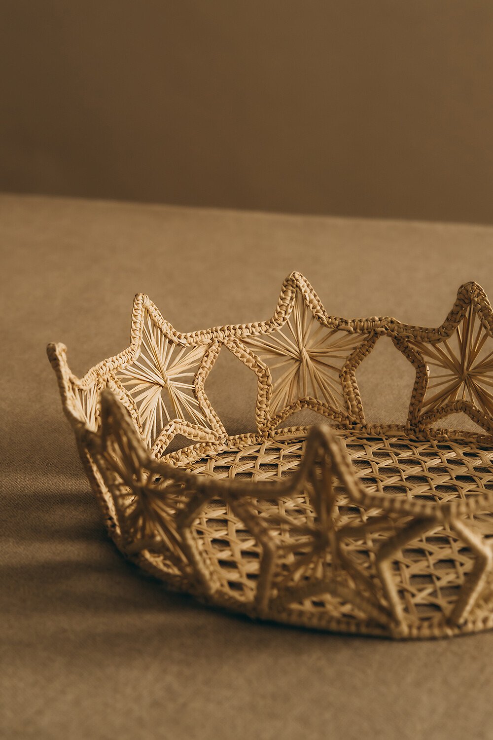 Round Basket aria_woman_viewcode_e01