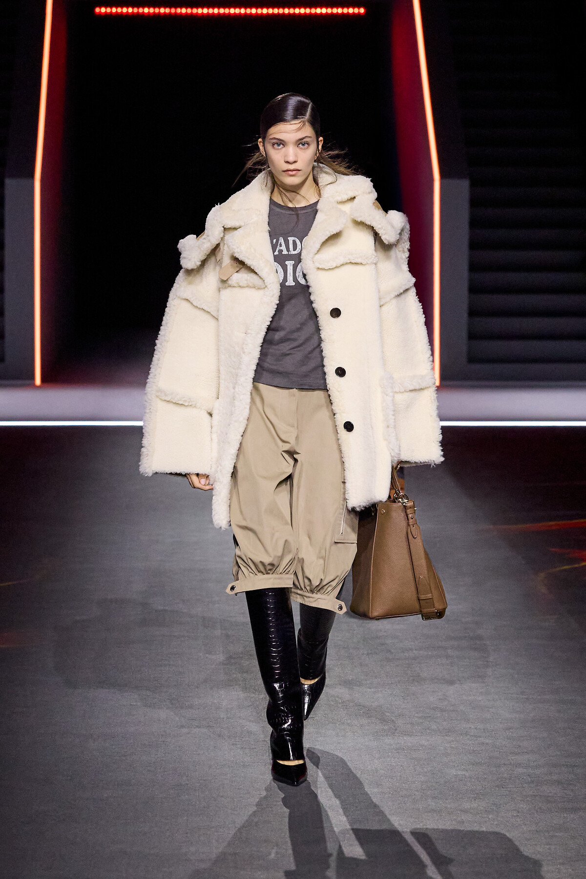 Desfile Autumn Winter 2025 2026 Ready to Wear Moda Feminina Fashion 