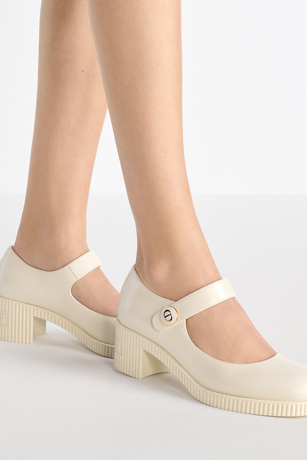 D-Doll Pump aria_woman_viewcode_e01