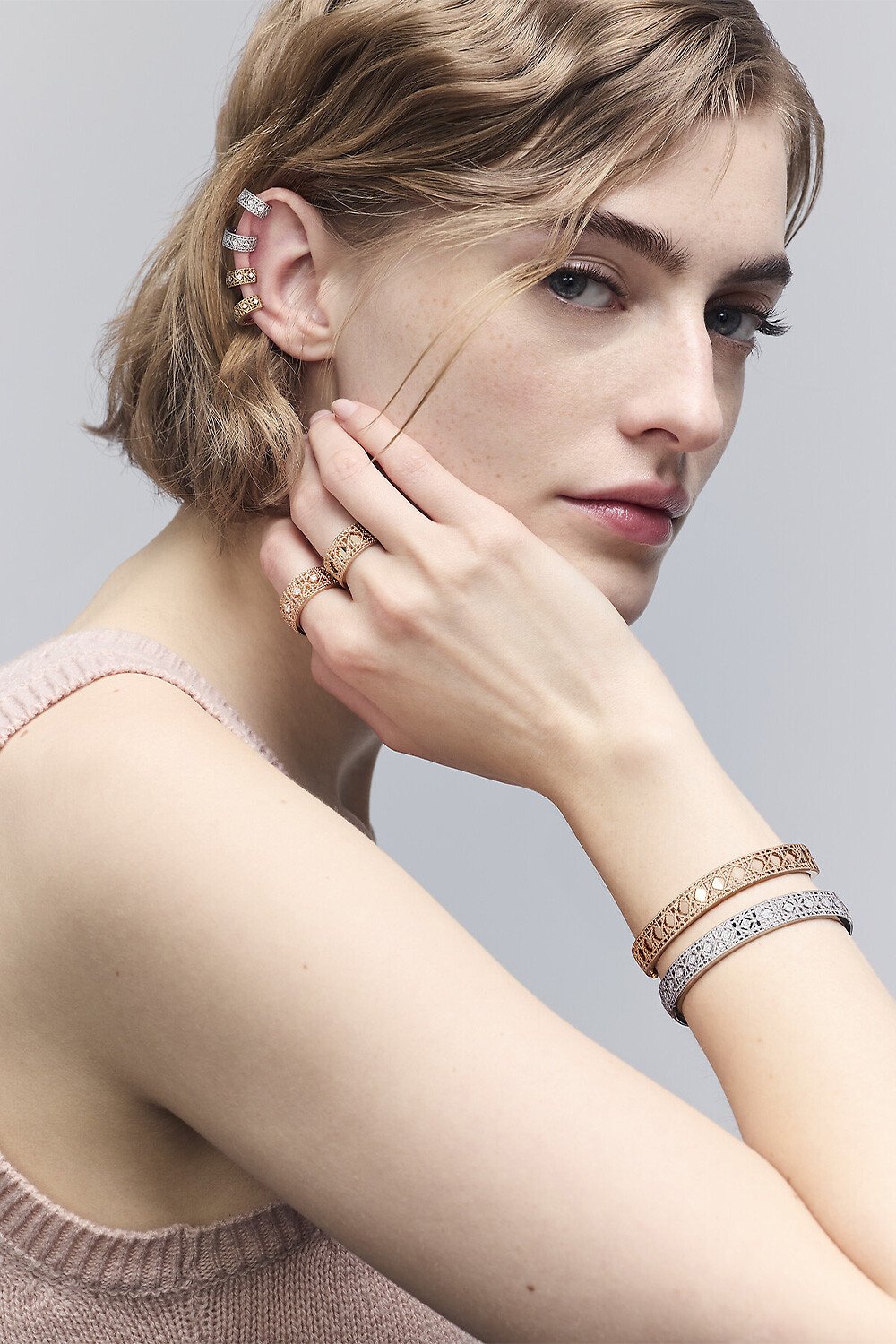 Dior ブローチ ゴールド色 フェザー 2枚羽 ディオール DIOR | Designer Bag Charms and Luxury Brooches