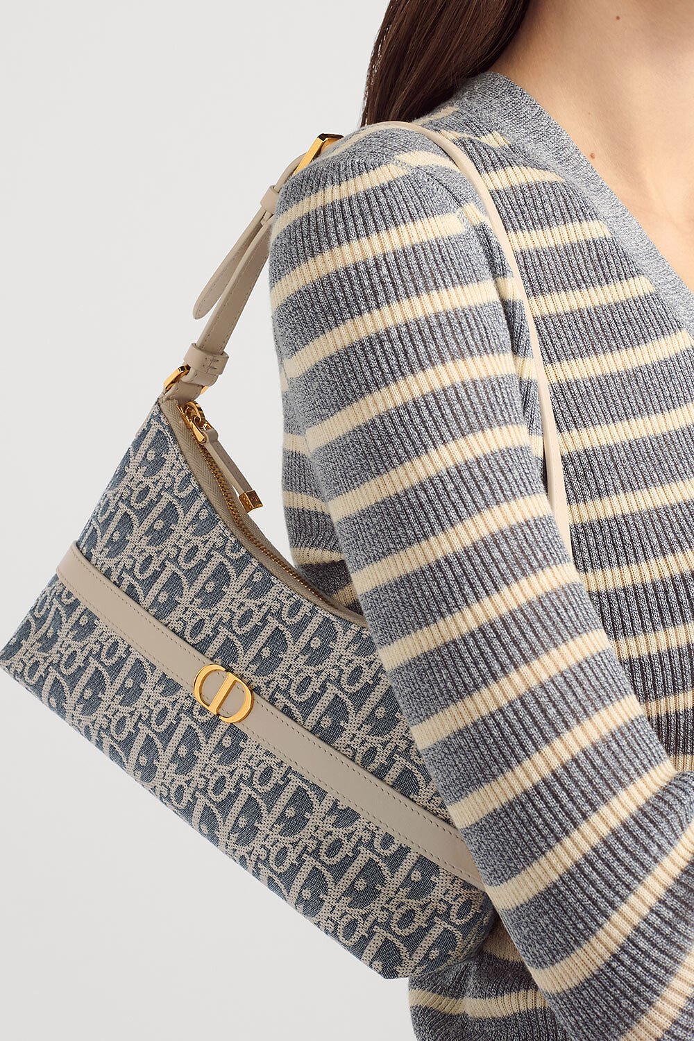 30 Montaigne Cigale Mini Bag aria_woman_viewcode_e01