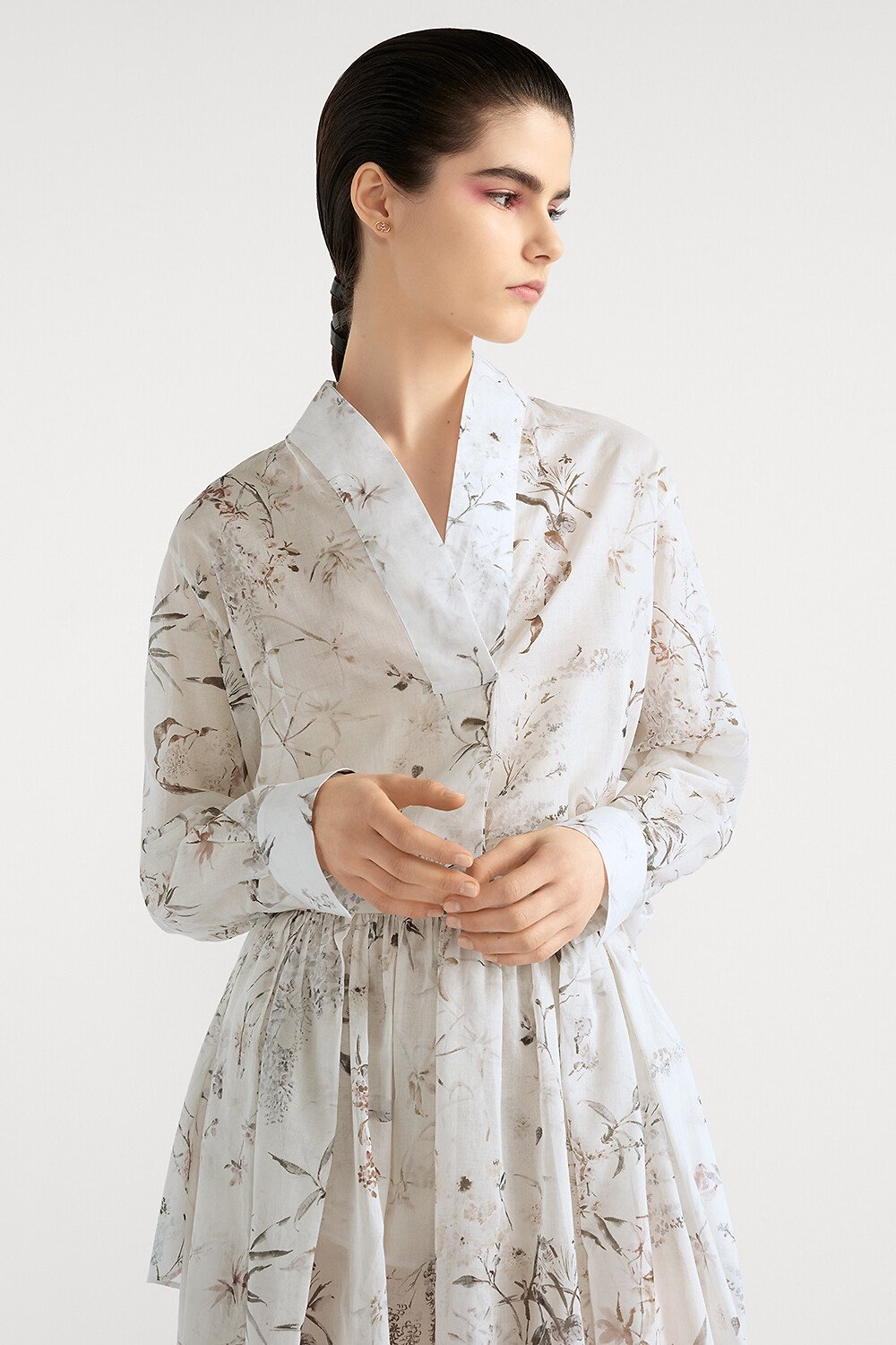 Long Blouse aria_woman_viewcode_e01