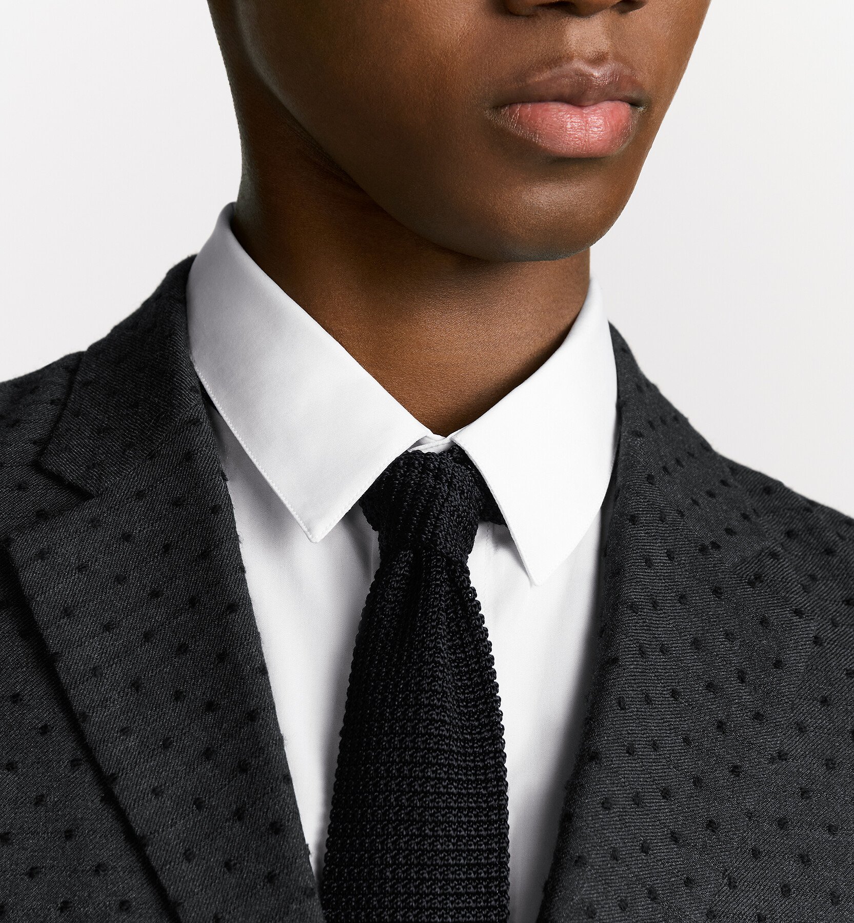 CD Icon Knit Tie aria_man_viewcode_e01