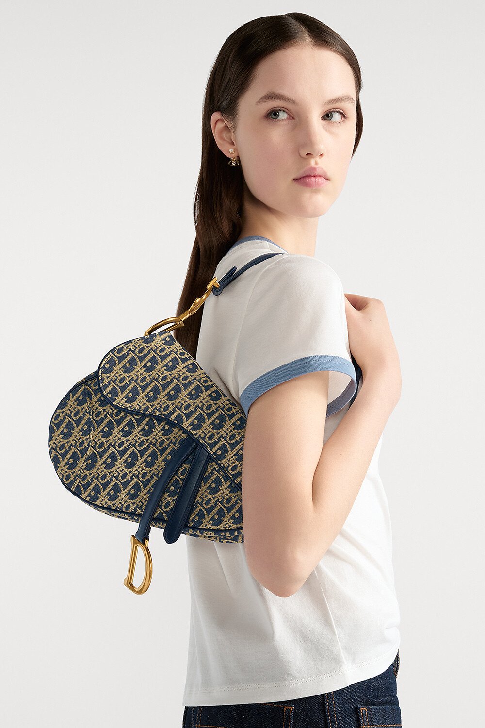 Bolsa Saddle com alça Chambray Dior Oblique com efeito ráfia azul e couro de vitelo liso castanho-biscuit claro 