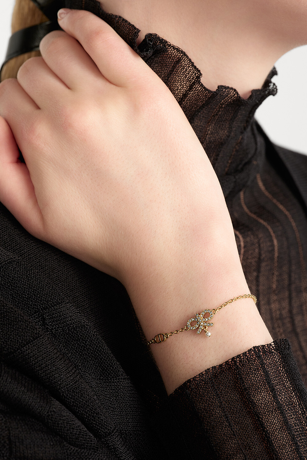 Le Nœud de Dior Bracelet Gold-Finish Metal with White Resin Pearl and Silver-Tone Crystals 