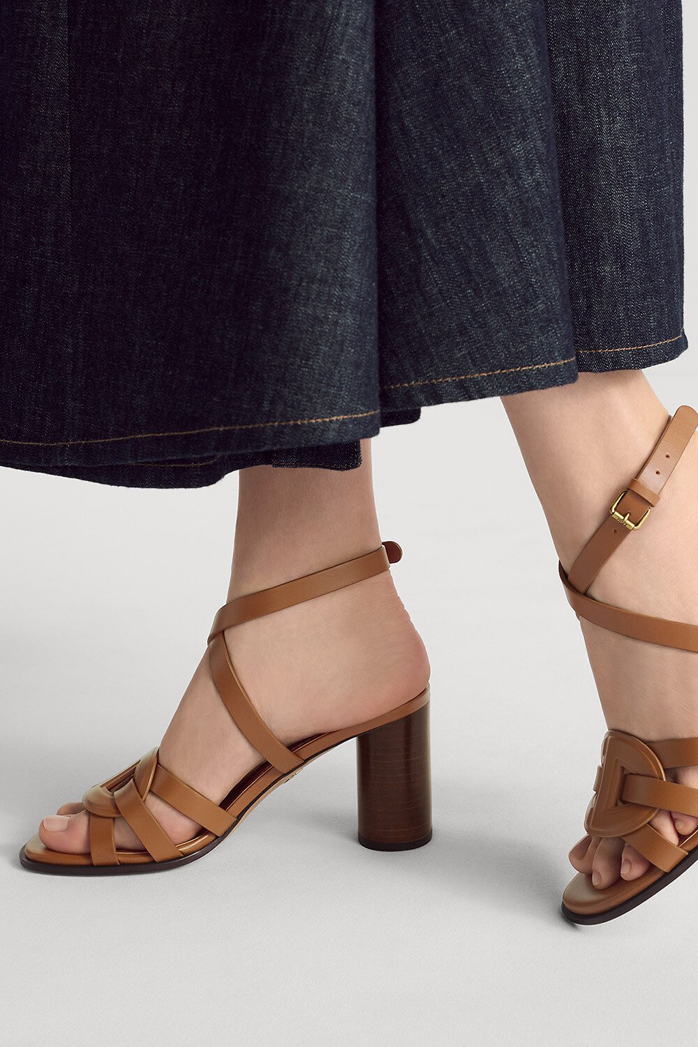 Sandalo D-Club con tacco Pelle di vitello color cammello