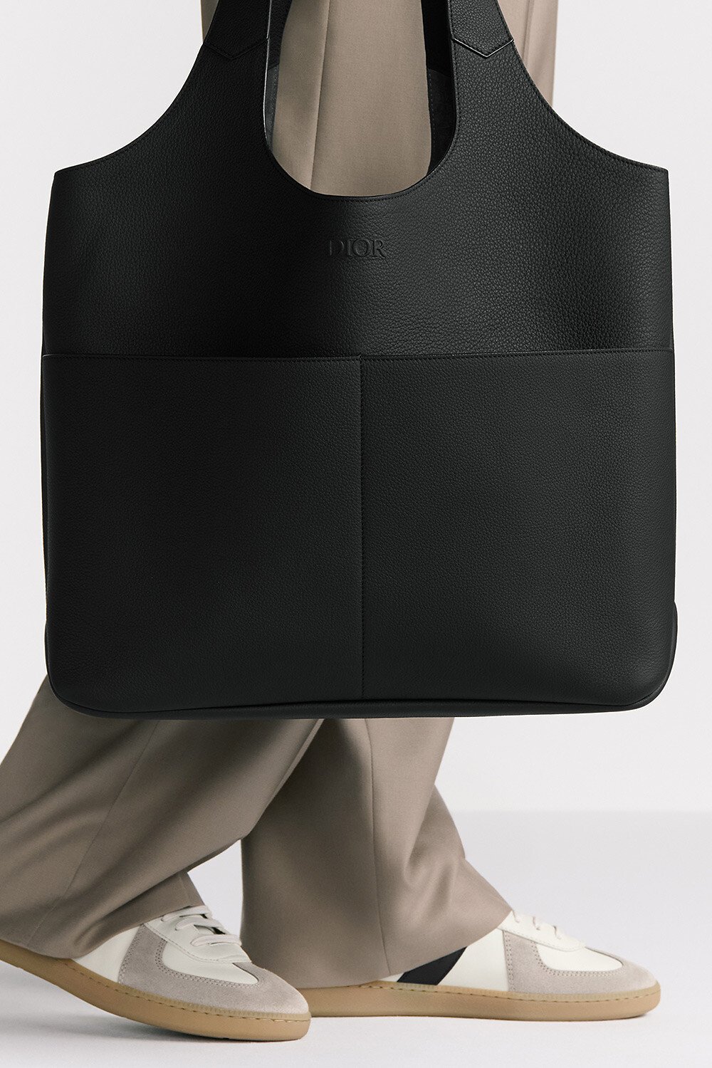Dior Privé Tote Bag aria_man_viewcode_e01