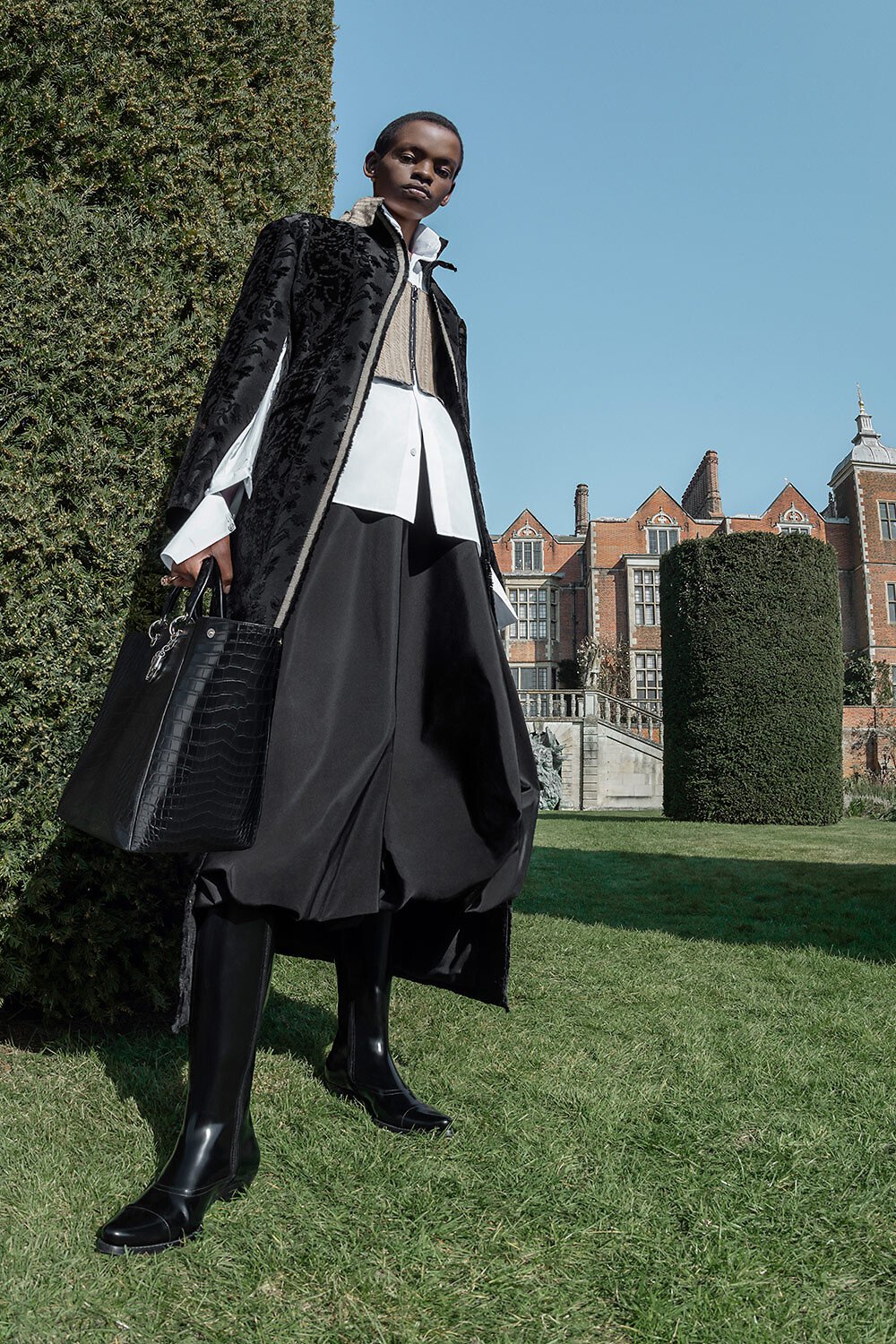 【新作☆スマートに履きこなせる】 DIOR パンプス ディオールのヒロイン級パンプスは美しい刺繡に注目【この秋履き