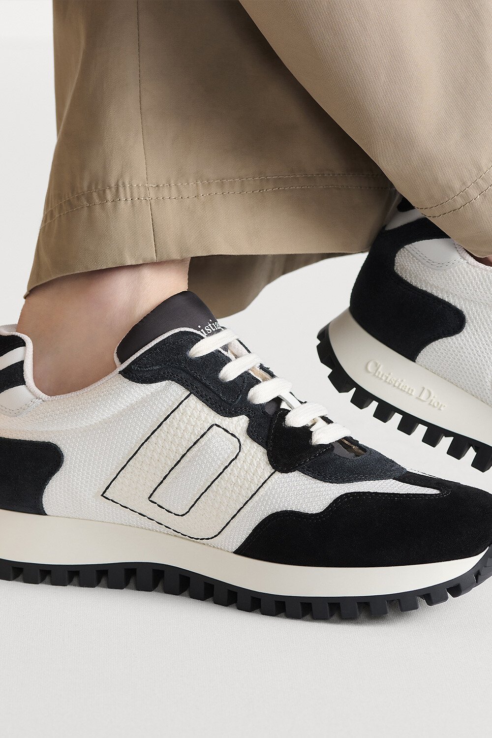 C'est Dior 스니커즈 화이트 테크니컬 메시 & 블랙 송아지 가죽, 스웨이드 송아지 가죽 