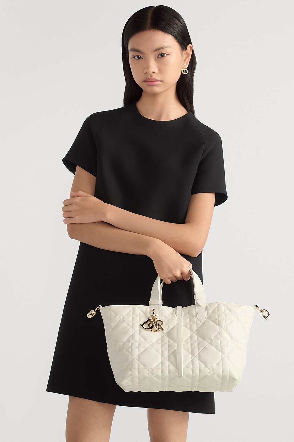 Dior Toujours 미디엄 백 라떼 매크로까나쥬 송아지 가죽 