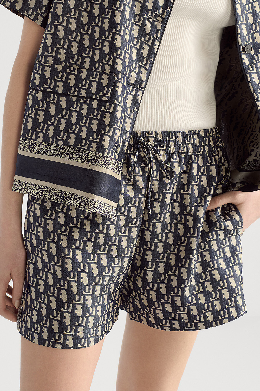 Dior Chez Moi 쇼츠 블루 Dior Oblique 실크 트윌 