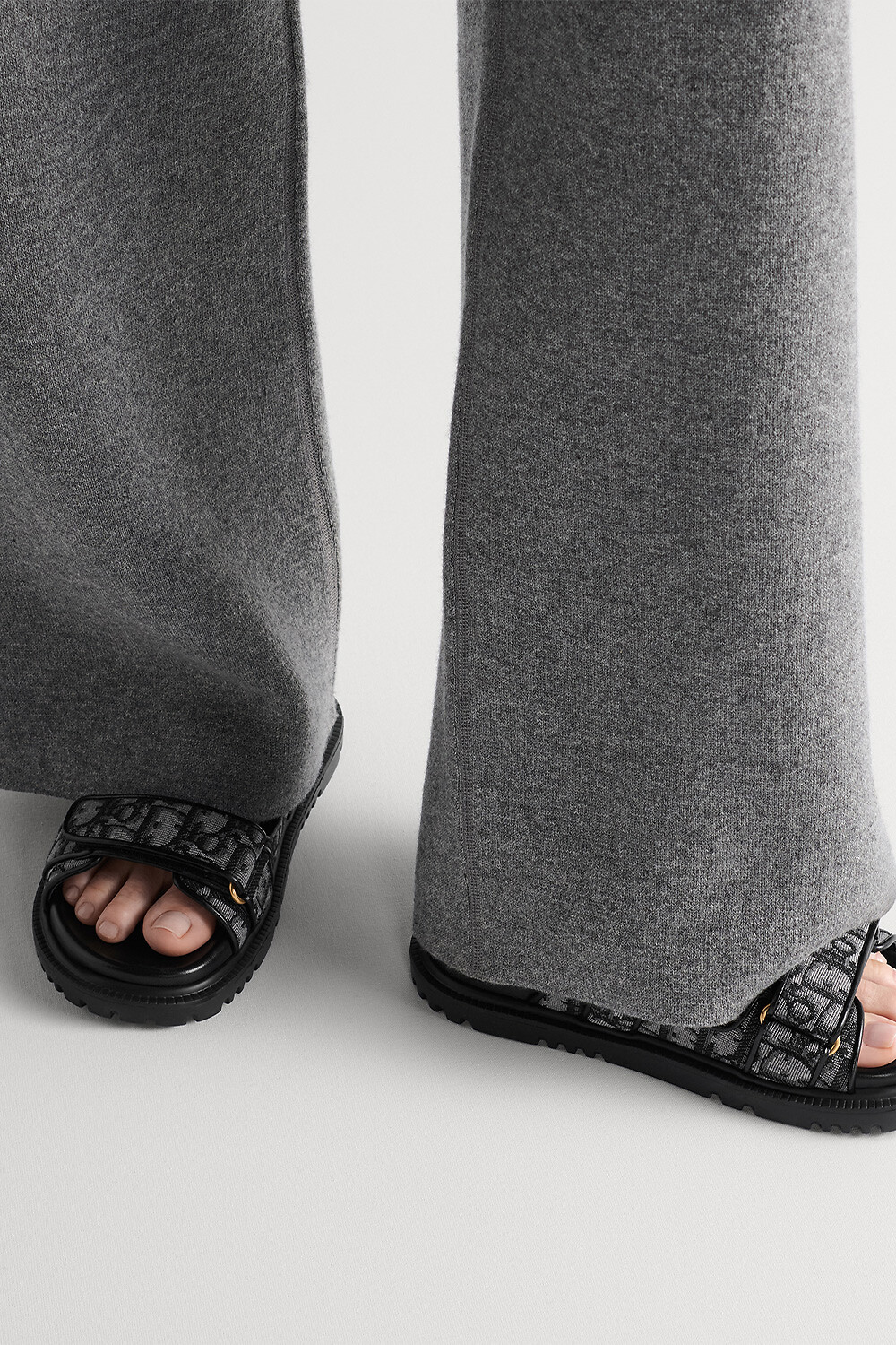 Dioract 凉拖 灰色棉质 Oblique 印花面料 