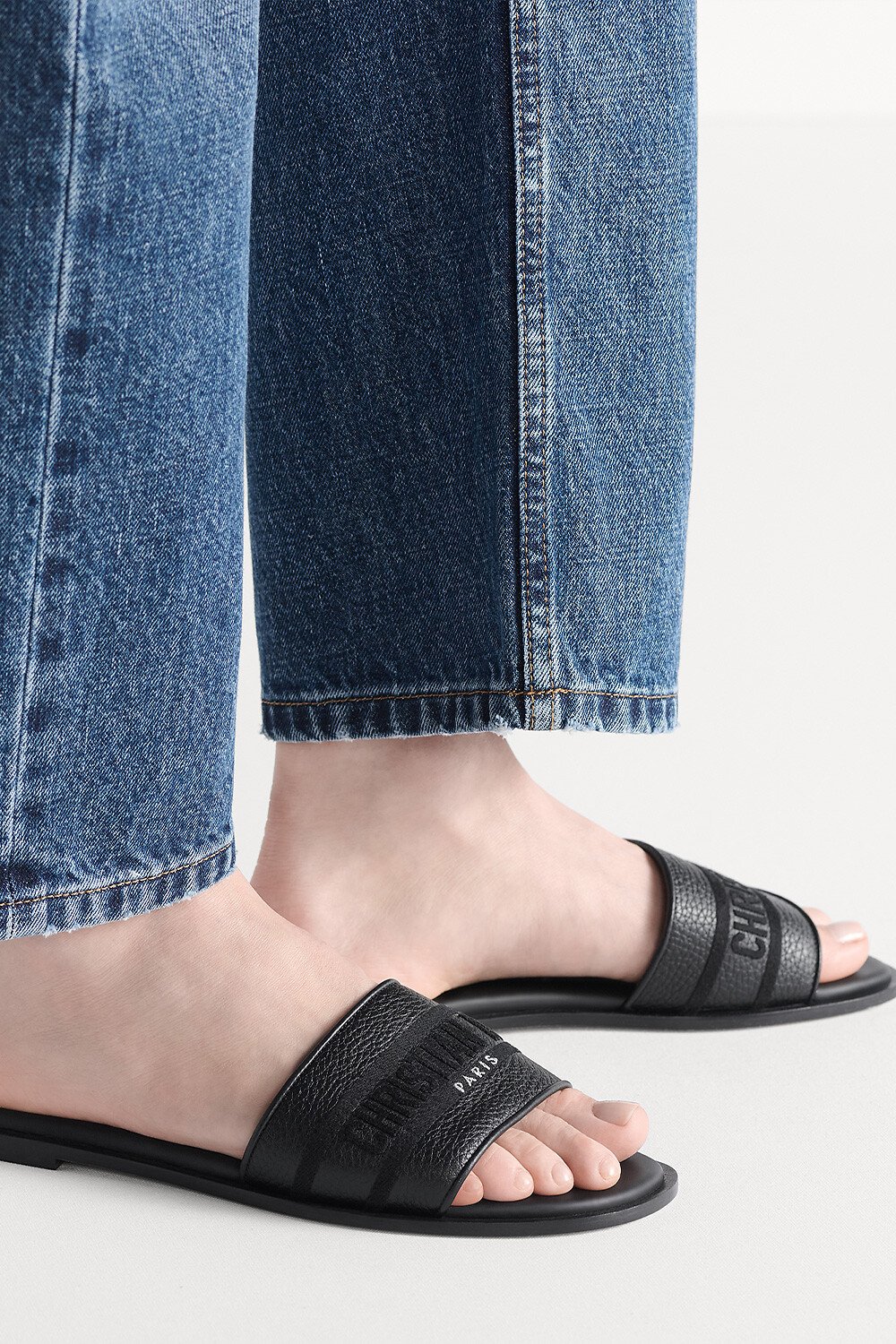 Dway Slide Black Grained Calfskin 