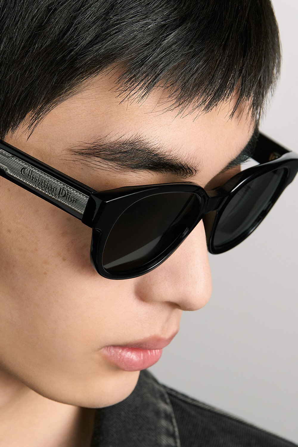 Christian Dior Label R1F 太阳眼镜 黑色潘托斯镜框 