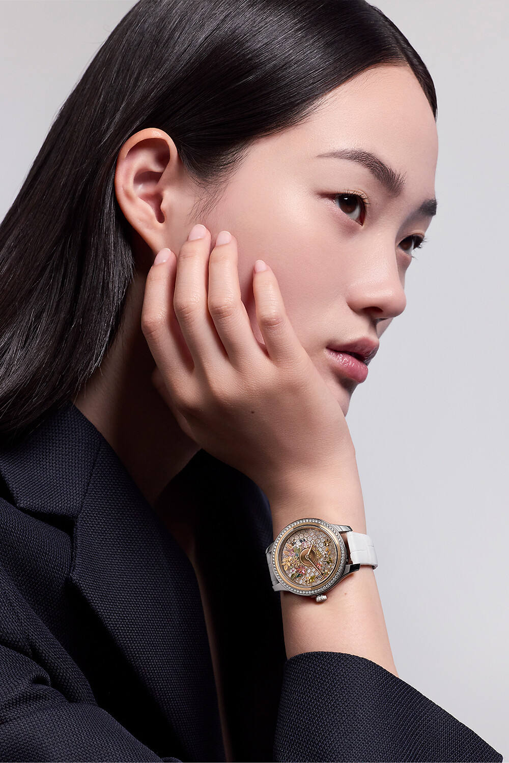 Dior Grand Bal Broderie Florale 腕表 直径 36 毫米，自动上链机芯，钢、黄色 18K 金、玫瑰色 18K 金和钻石 