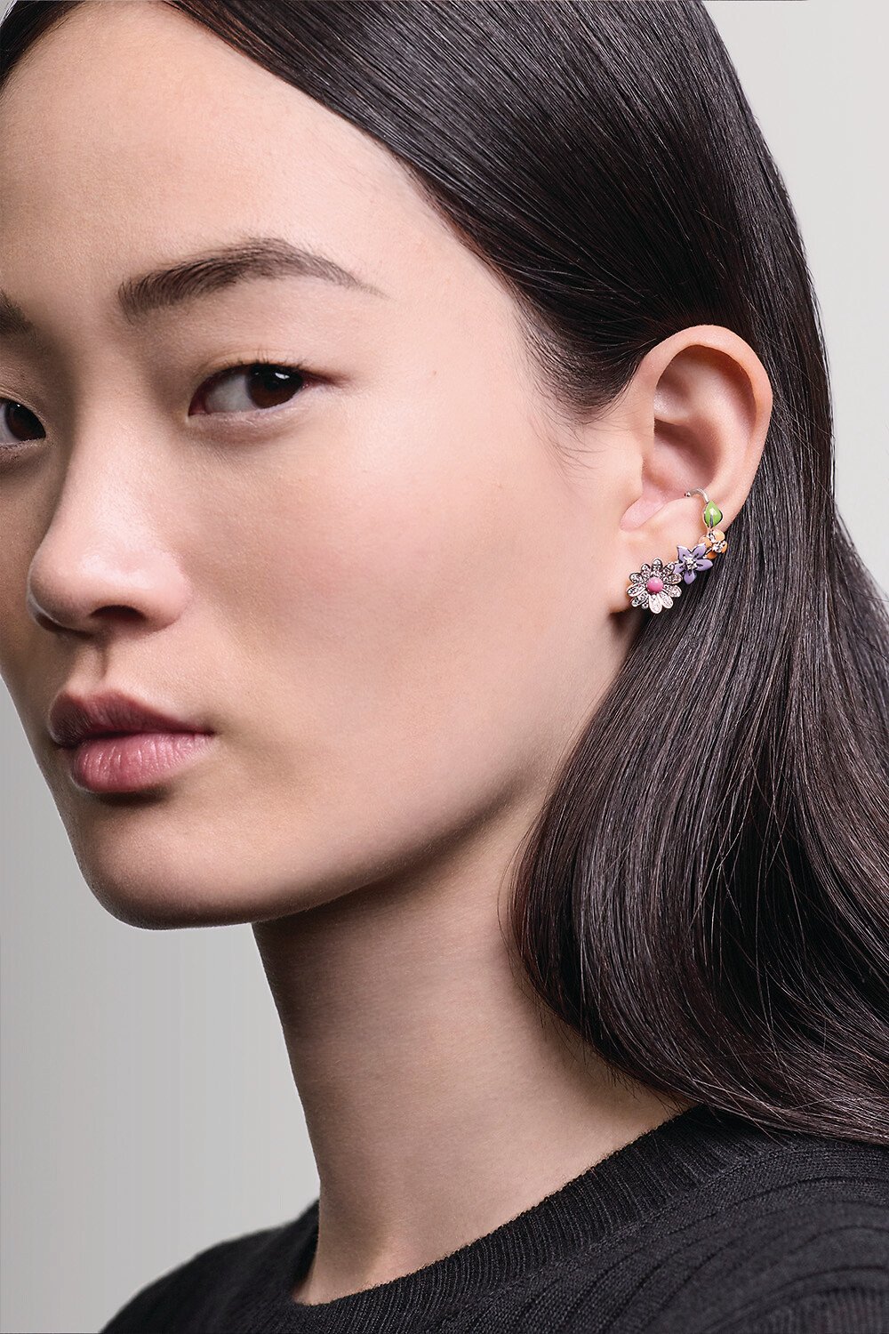 Diorette 单只耳环 白色 18K 金、钻石和高级珠宝彩漆装饰 
