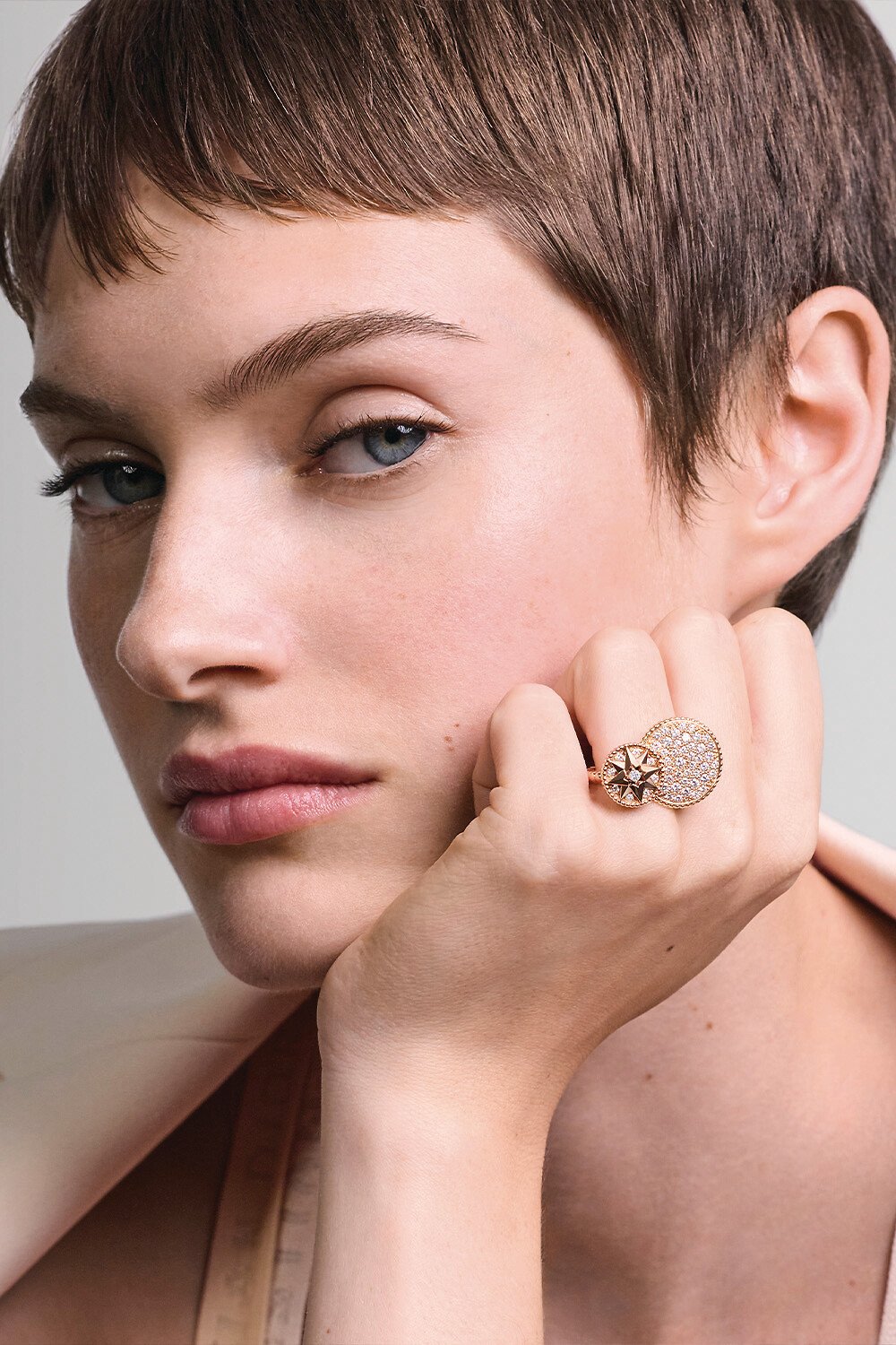 Rose des Vents Ring Pink Gold and Diamonds