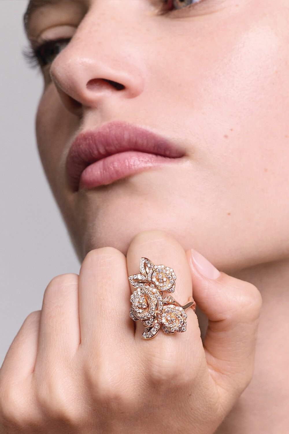 Rose Dior Bagatelle 戒指 玫瑰色 18K 金和钻石 