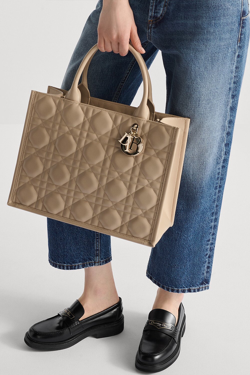 DIOR | ディオール ブック トート|ウィメンズバッグ｜ディオール公式