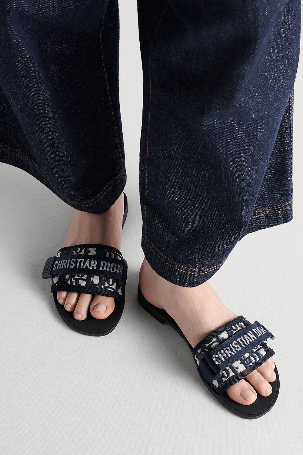 Dio(r)evolution Slide Shiny Technical Fabric with Deep Blue Dior Oblique Print