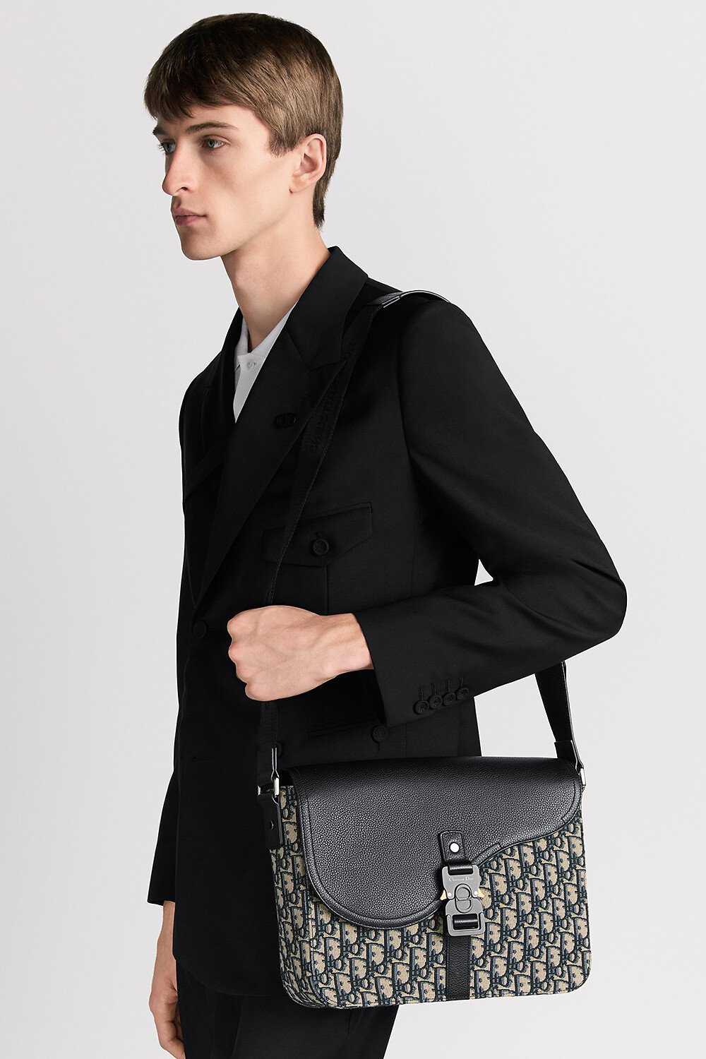 Saddle 미디엄 플랩 스트랩백 베이지 & 블랙 Dior Oblique 자카드, 블랙 그레인 송아지 가죽