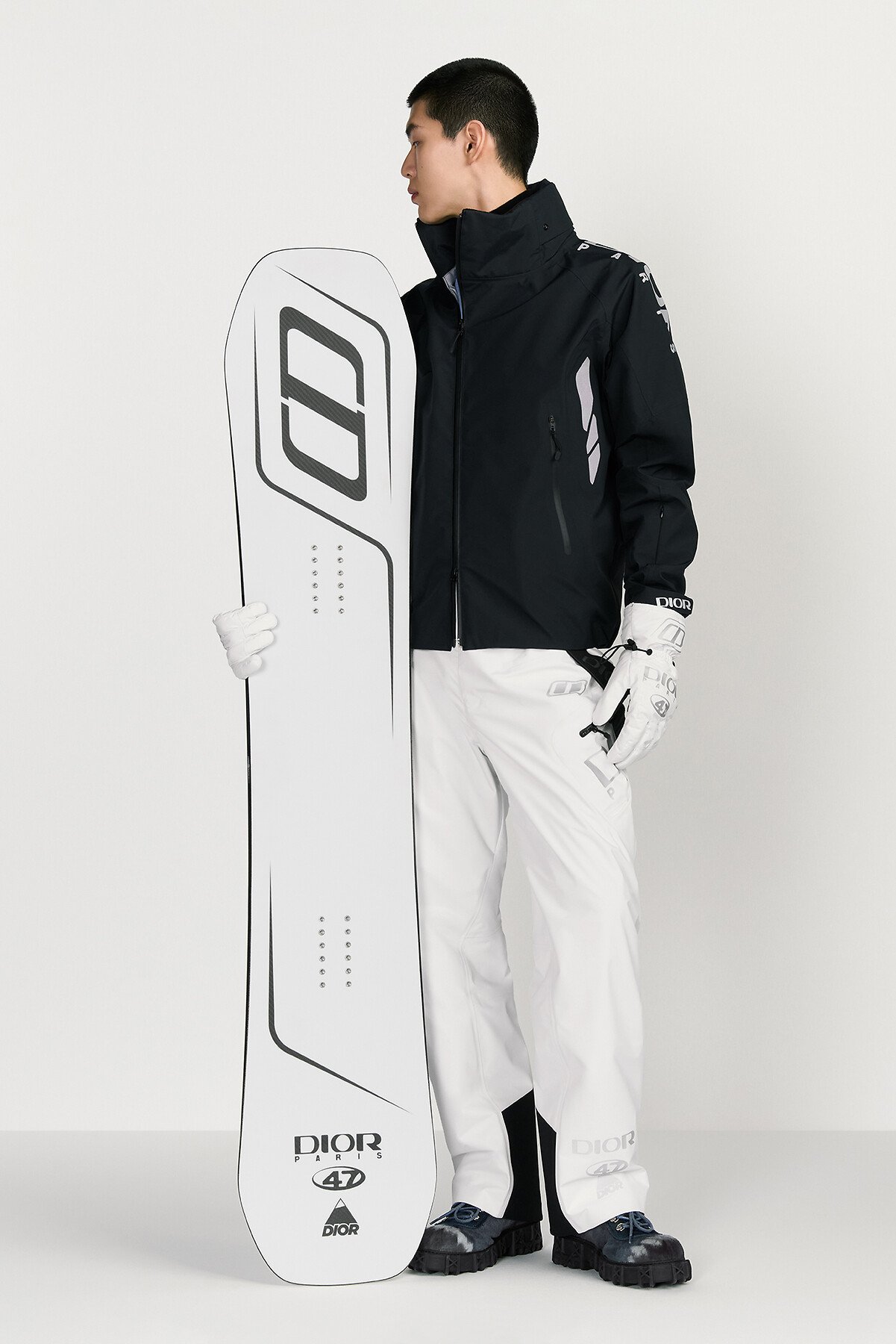DIOR AND FACTORY 9 单板滑雪板 153 厘米哑光米白色限量版 
