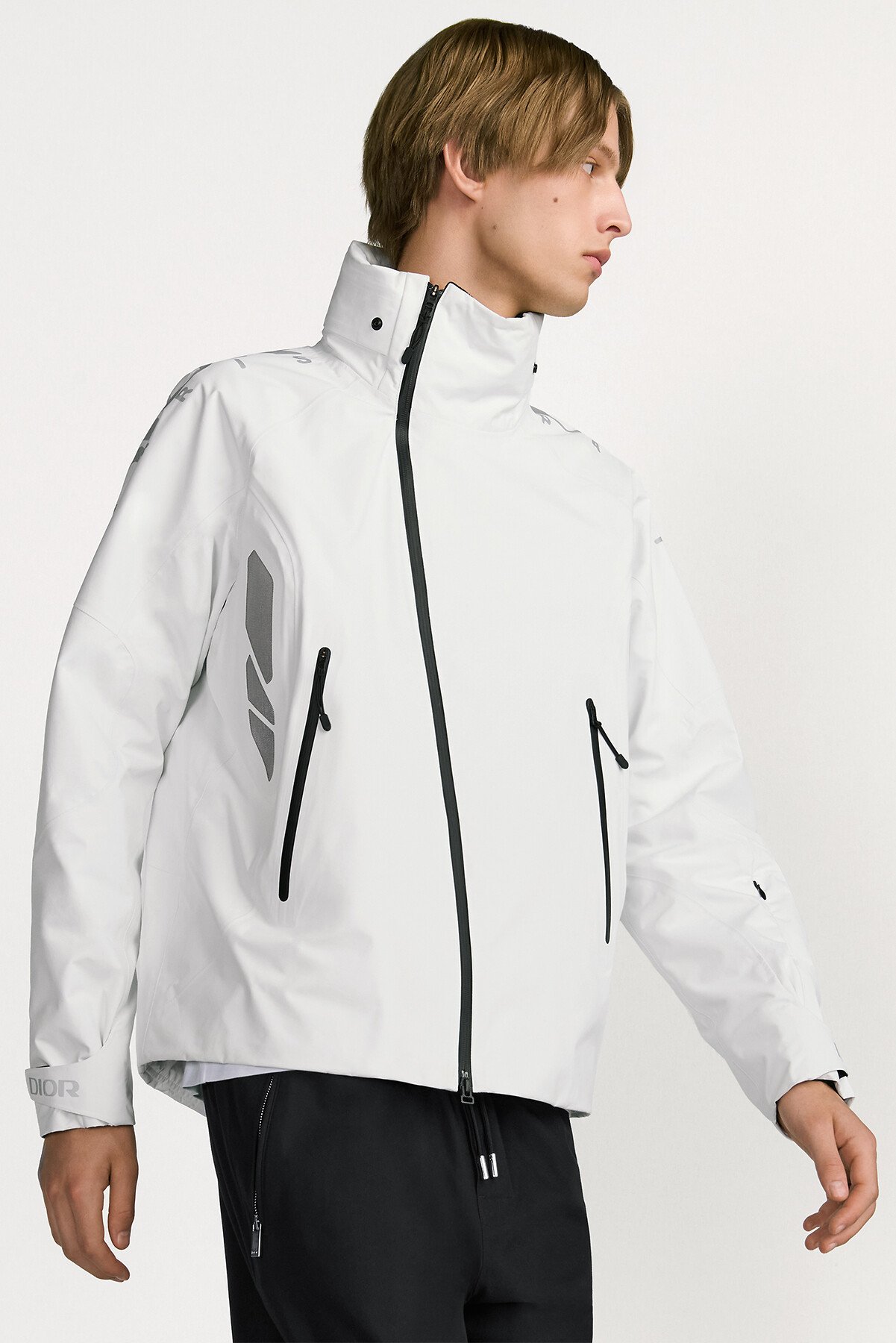 DIOR AND DESCENTE 滑雪派克大衣 白色科技布料