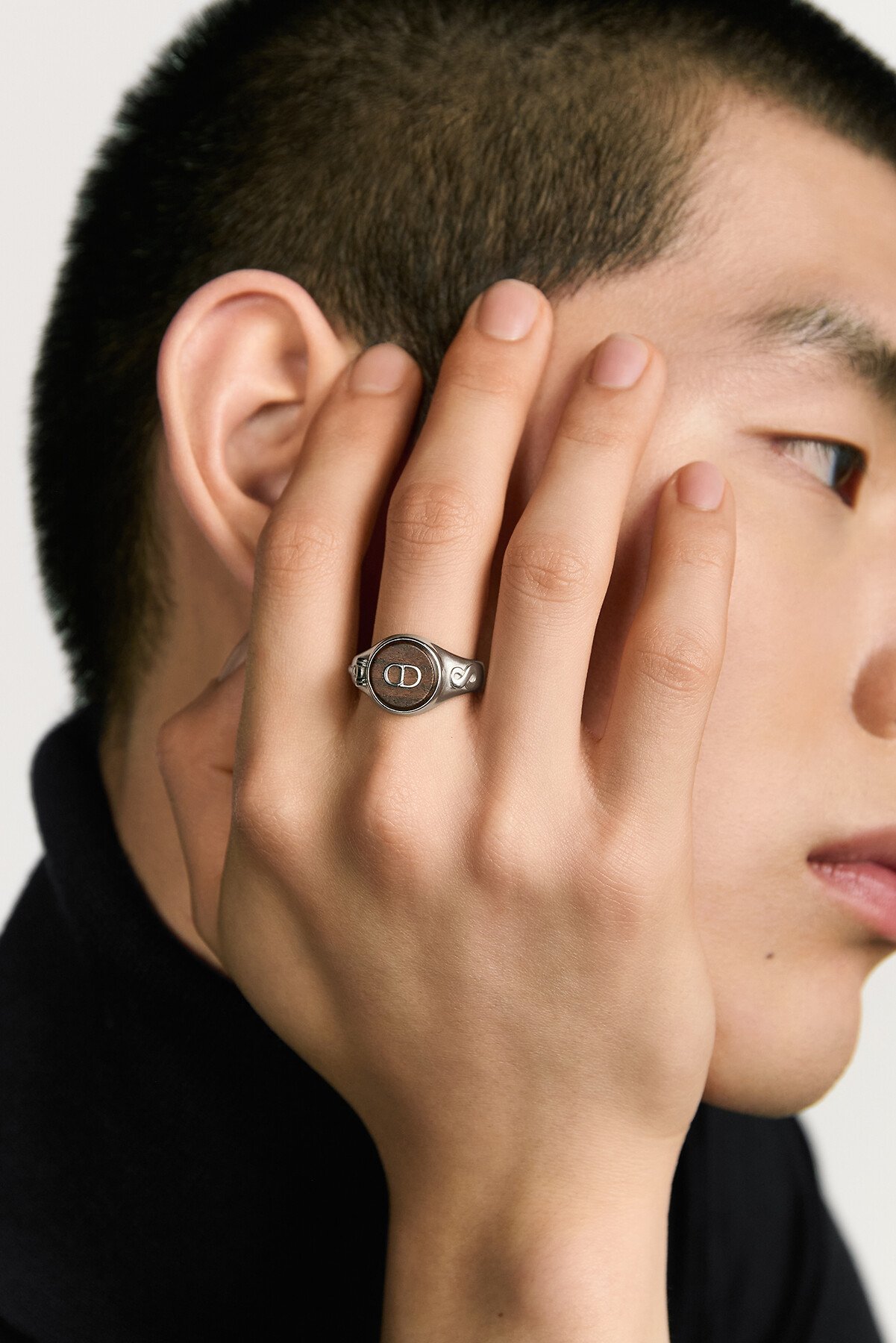 Dior Homme レザーバングル 蛇刻印 Hedi 箱あり Dior Homme レザーバングル 蛇刻印 Hedi 箱あり