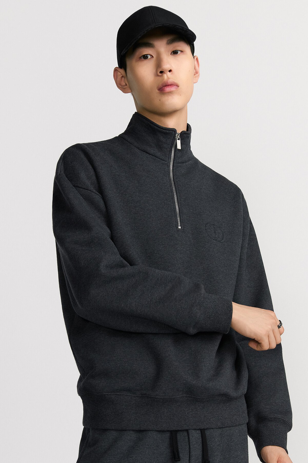 الكنزة الرياضية CD Icon بسحّاب نصفي نسيج فليس القطني باللون الرمادي العميق