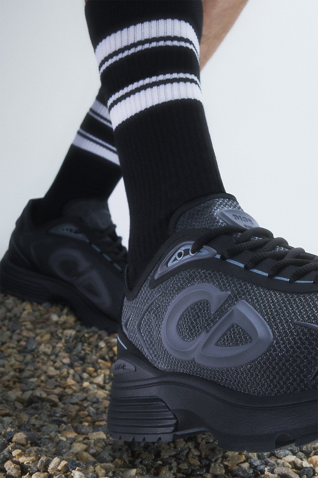 クリスチャン　ディオール　メンズ B30 Trainers - Men's low-top Trainers | DIOR