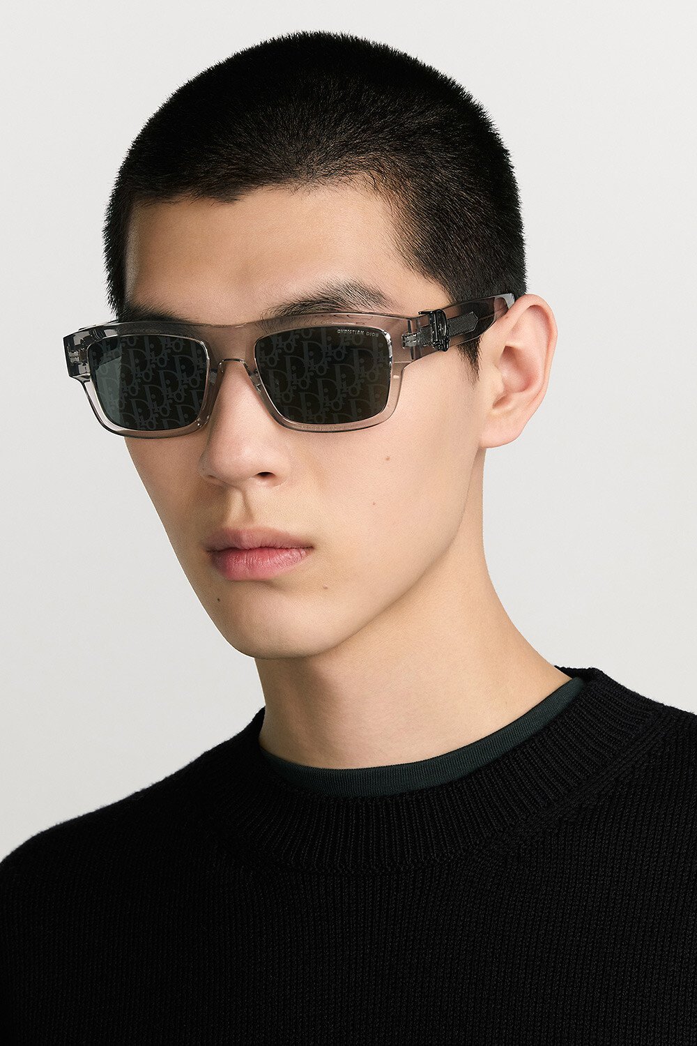 Dior Oblique S3F แว่นกันแดดทรงสี่เหลี่ยมผืนผ้าสีเทาใส