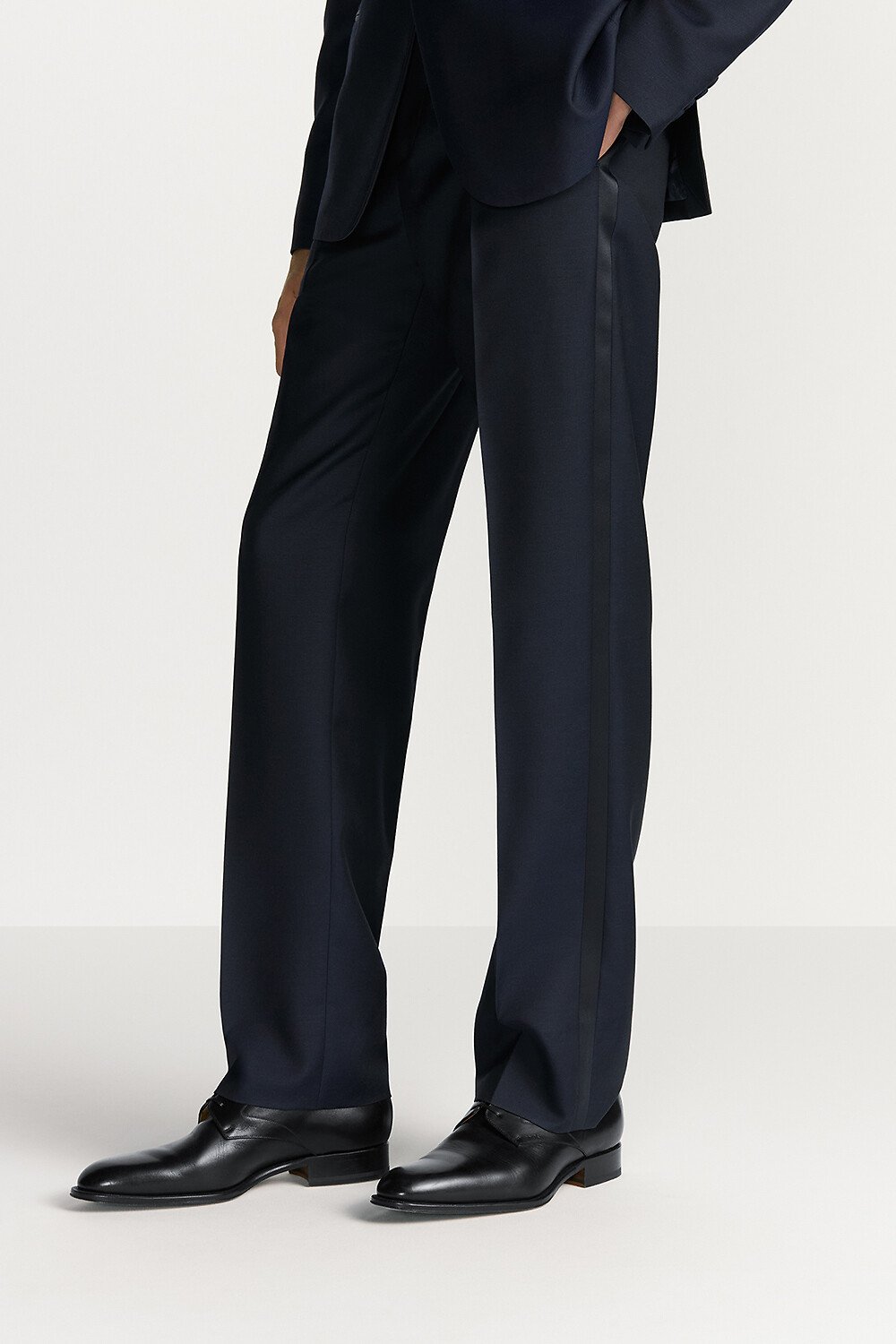 กางเกงขายาวแต่งดีเทลผ้าซาติน ผ้าวูลและผ้าโมแฮร์แจ็กการ์ดสีน้ำเงิน