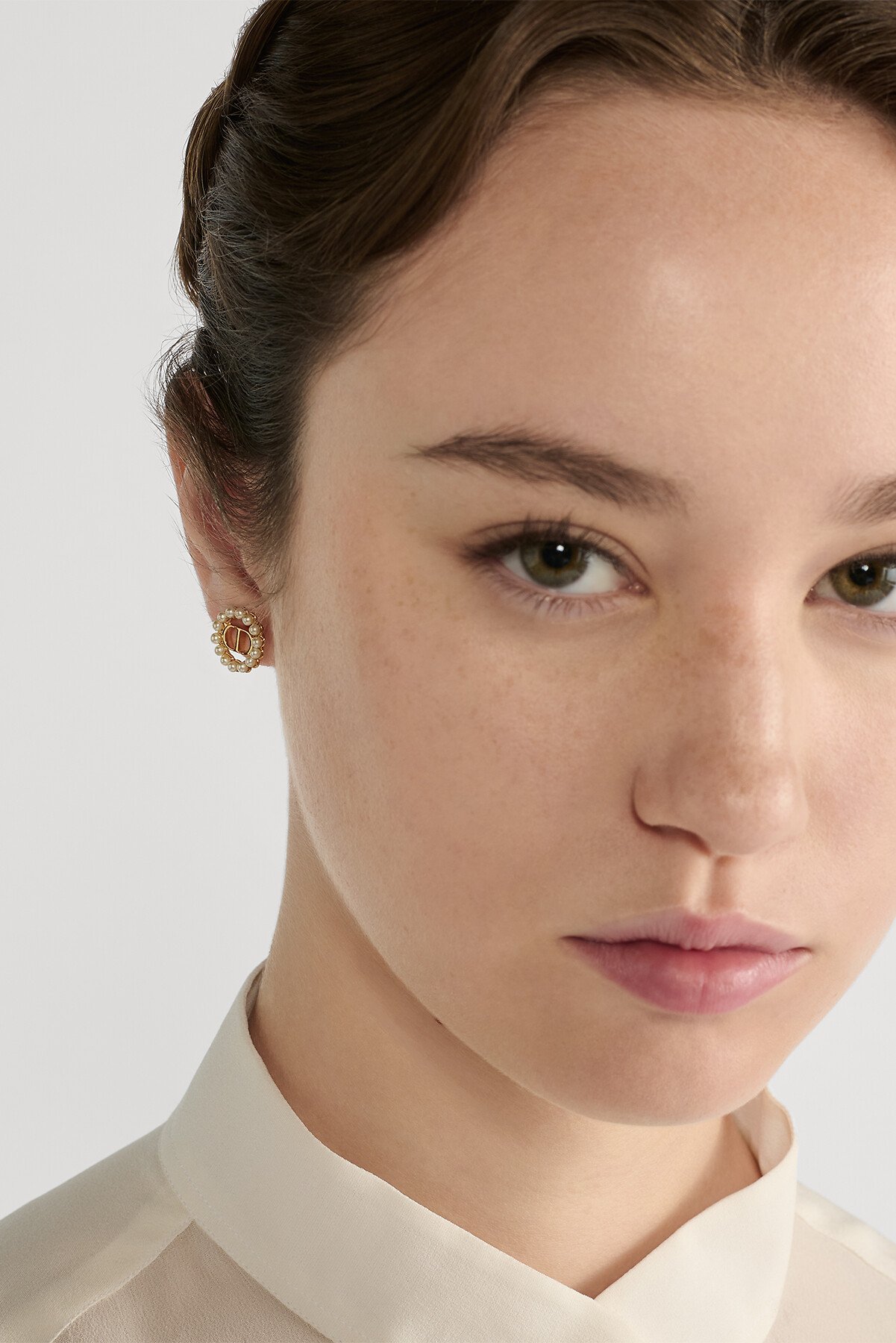 Petit CD Circle Stud Earrings Gold-Finish Metal and White Resin Pearls 