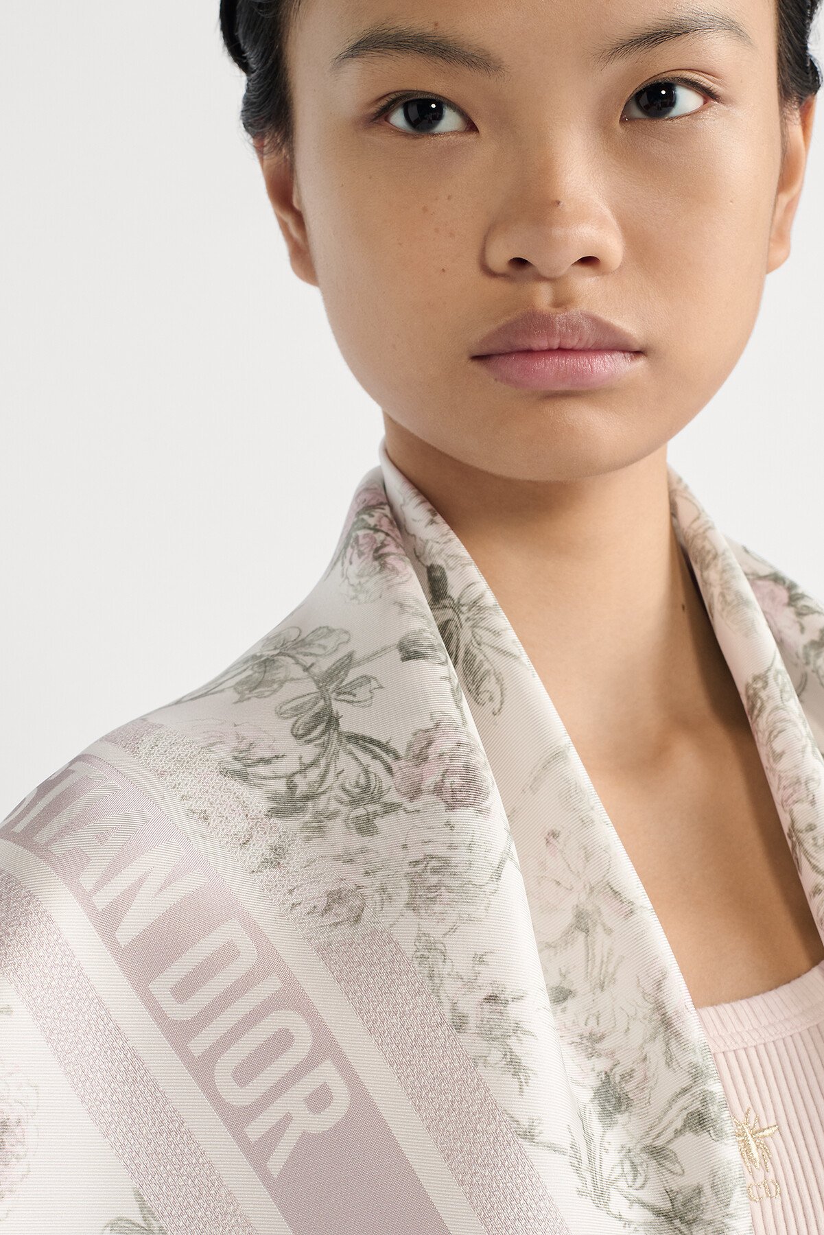 Carré 90 Rosier de Dior Twill de soie blanche et violette 