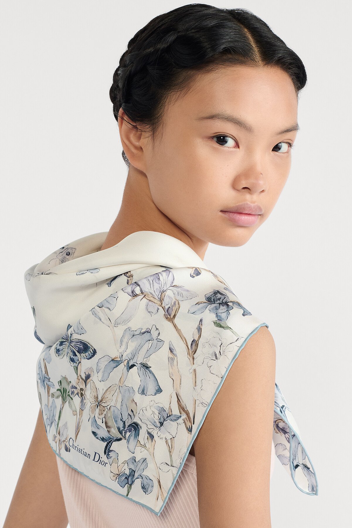 Dior 印花方巾 90 厘米天蓝色桑蚕丝斜纹面料 Butterflies & Iris 图案 