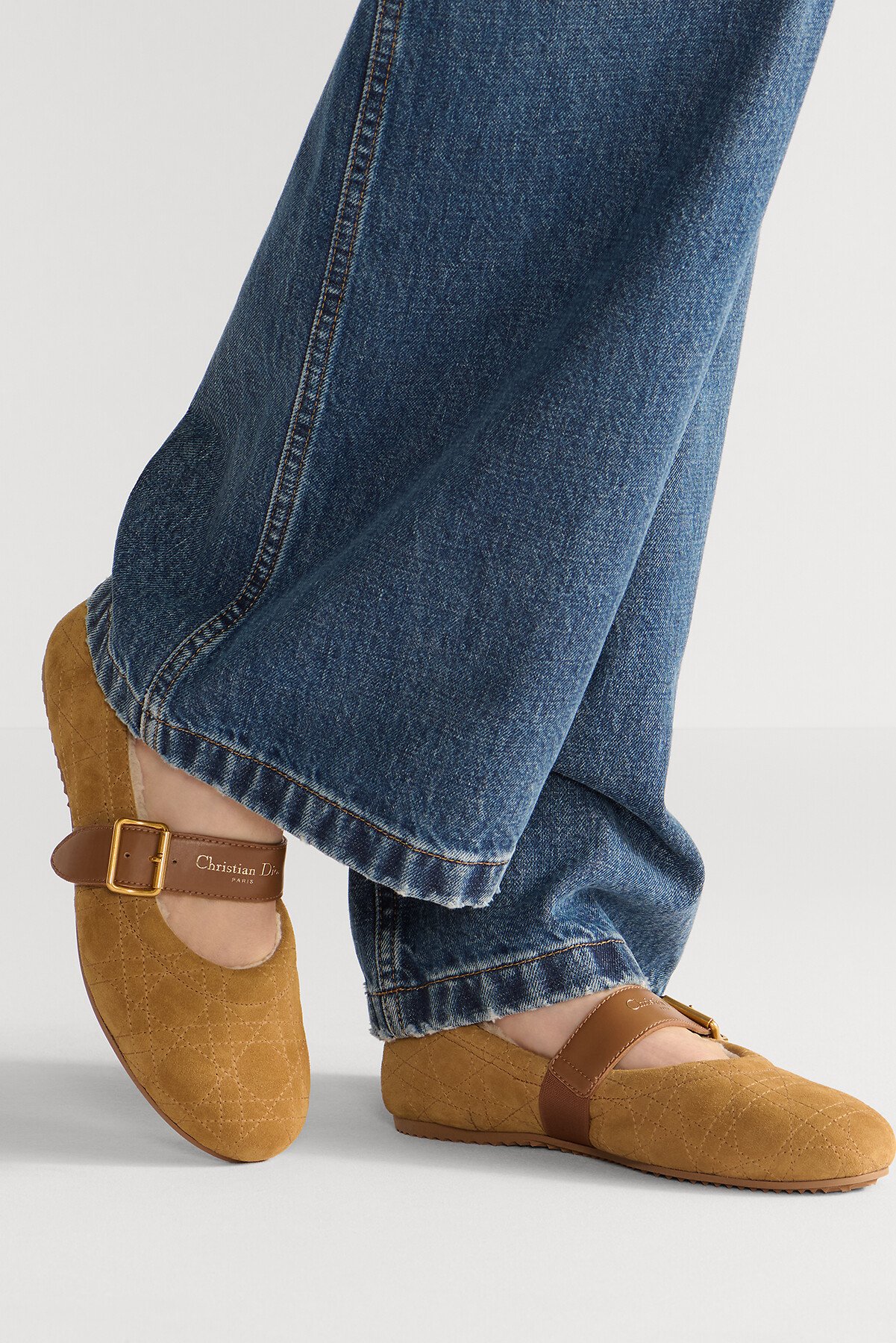 DiorAlps Dior Frost 芭蕾鞋 驼色绒面牛皮革藤格纹 