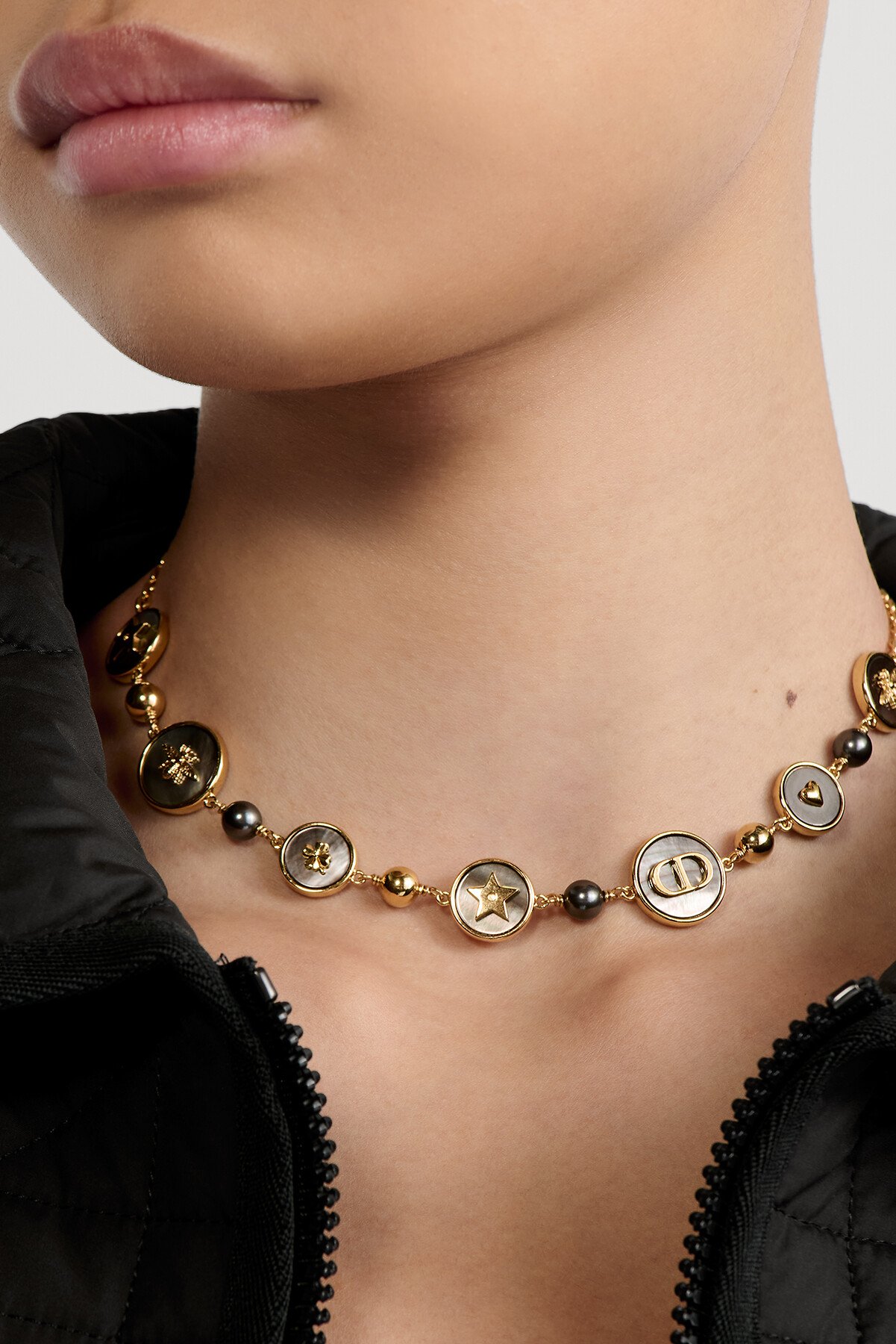 D-Luck Short Necklace Gold-Finish Metal with White and Deep Gray Resin Pearls and Tahiti Mother-of-Pearl 