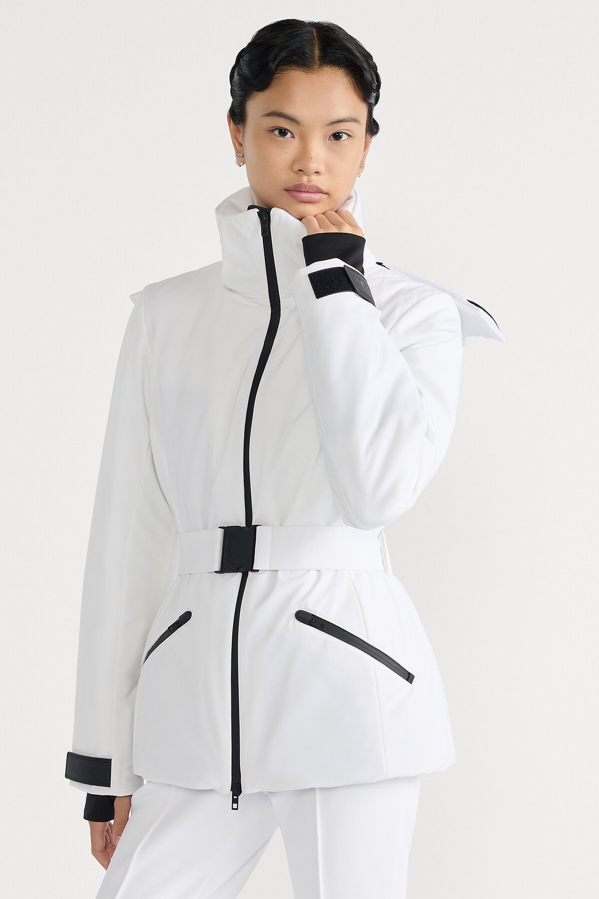 Jaqueta doudoune DiorAlps com cinto e capuz Tafetá técnico acolchoado branco 