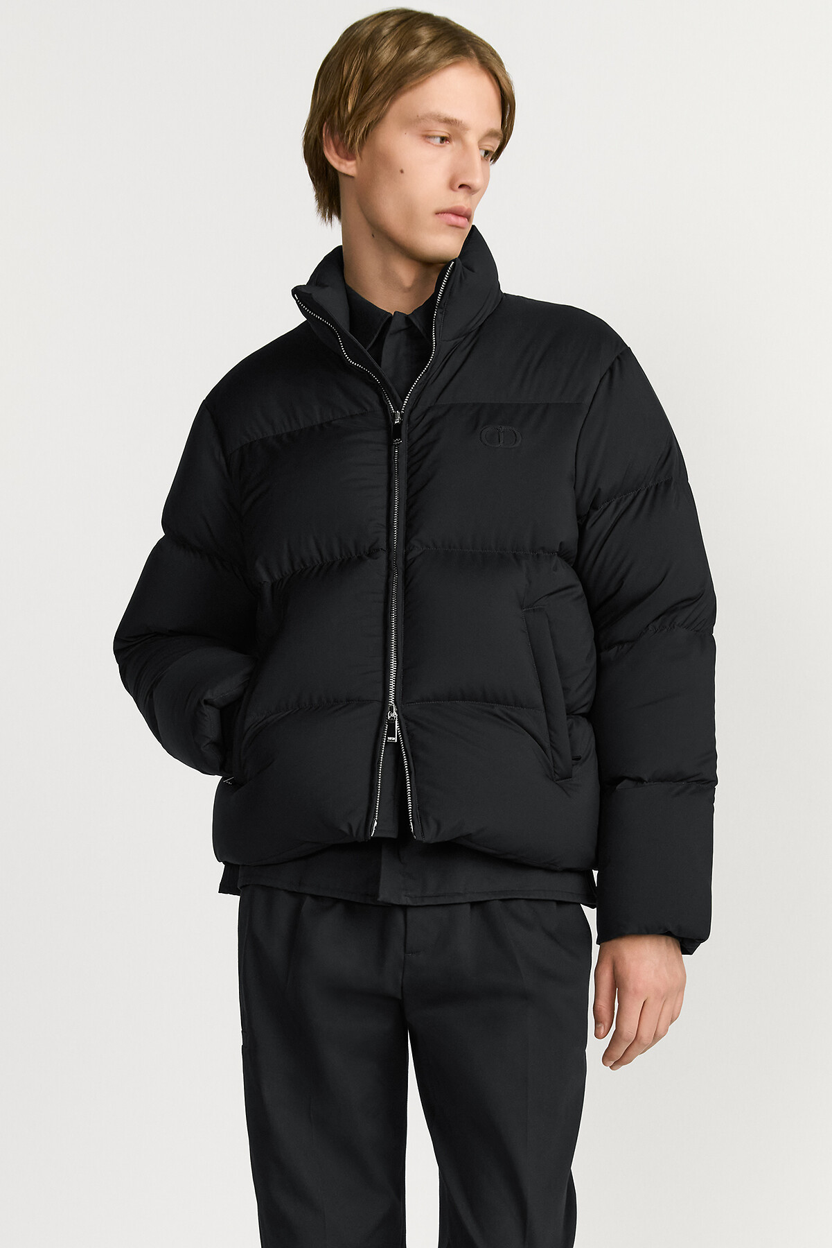 แจ็กเก็ตดาวน์ CD Icon ผ้าเทคนิคัลสีดํา 