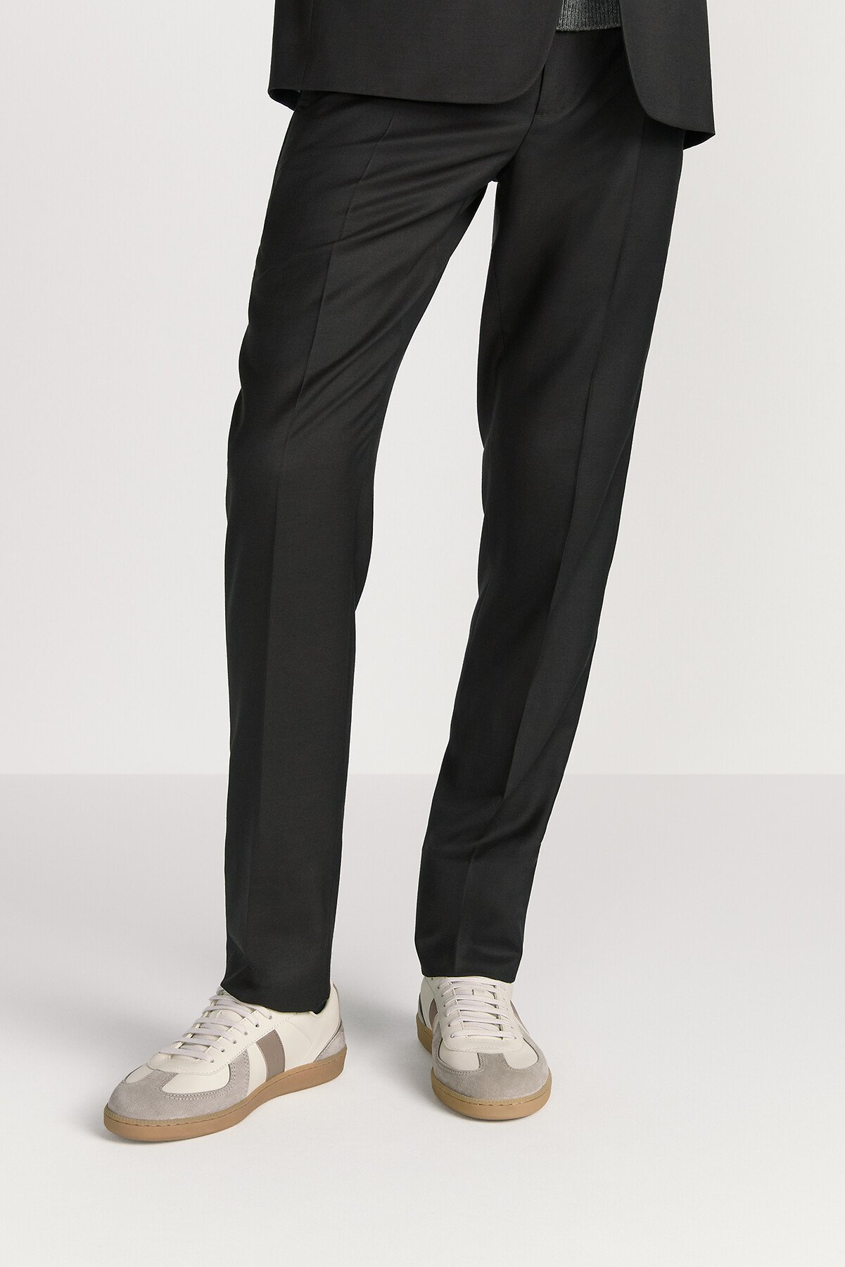 B01 Matchpoint 运动鞋 灰色和白色光滑牛皮革搭配灰色绒面革