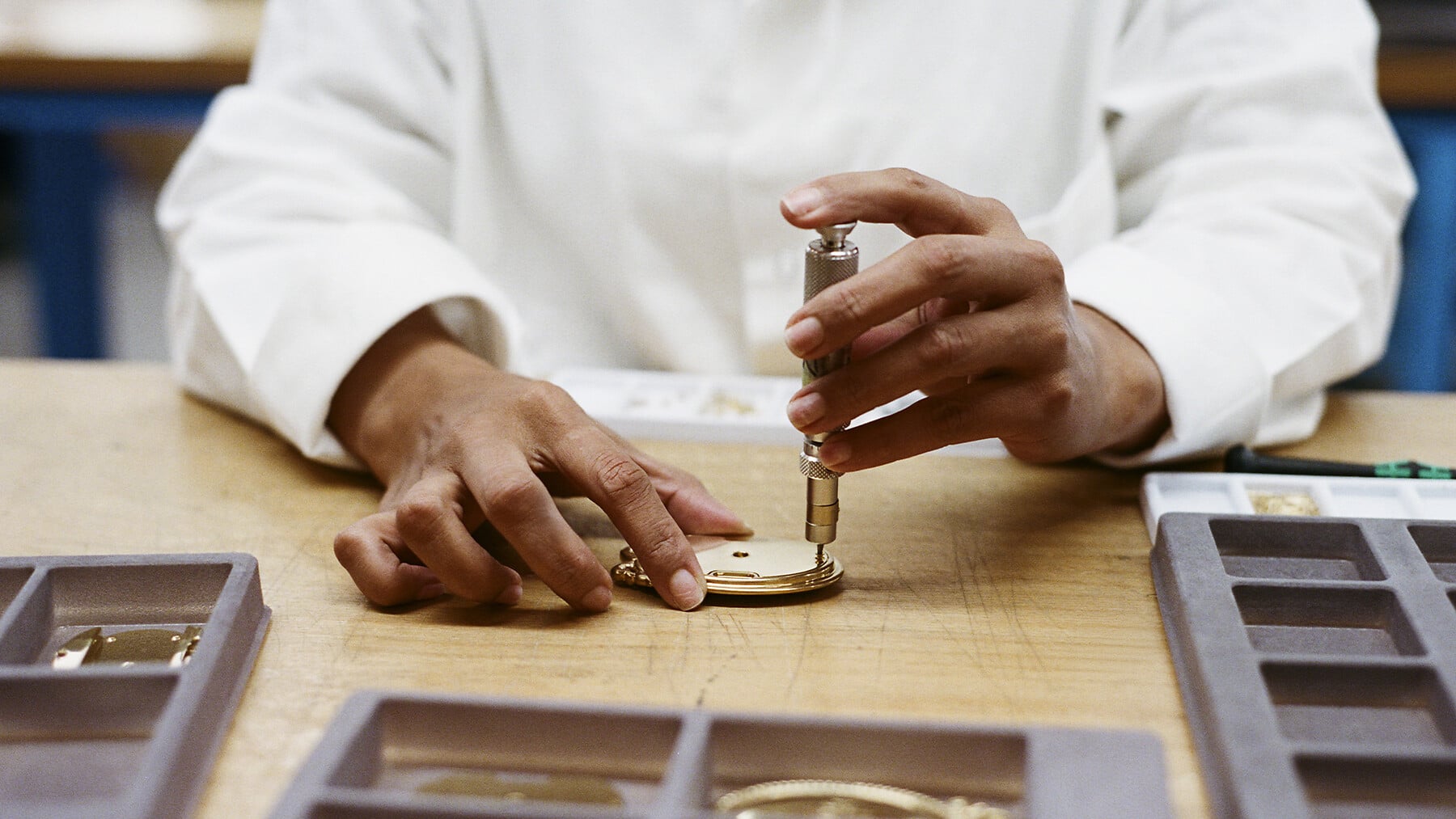2008AW DIOR ワンショルダーバッグ メタル金属ハンドル 超美品 DIOR | The Dior Médaillon Bag - news-savoir-faire - Fashion
